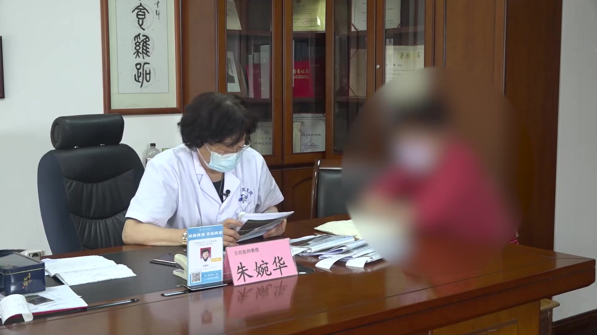 肾虚痰热阻肺：58岁皮肌炎合并间质性肺炎胸闷气喘的补肾清肺法