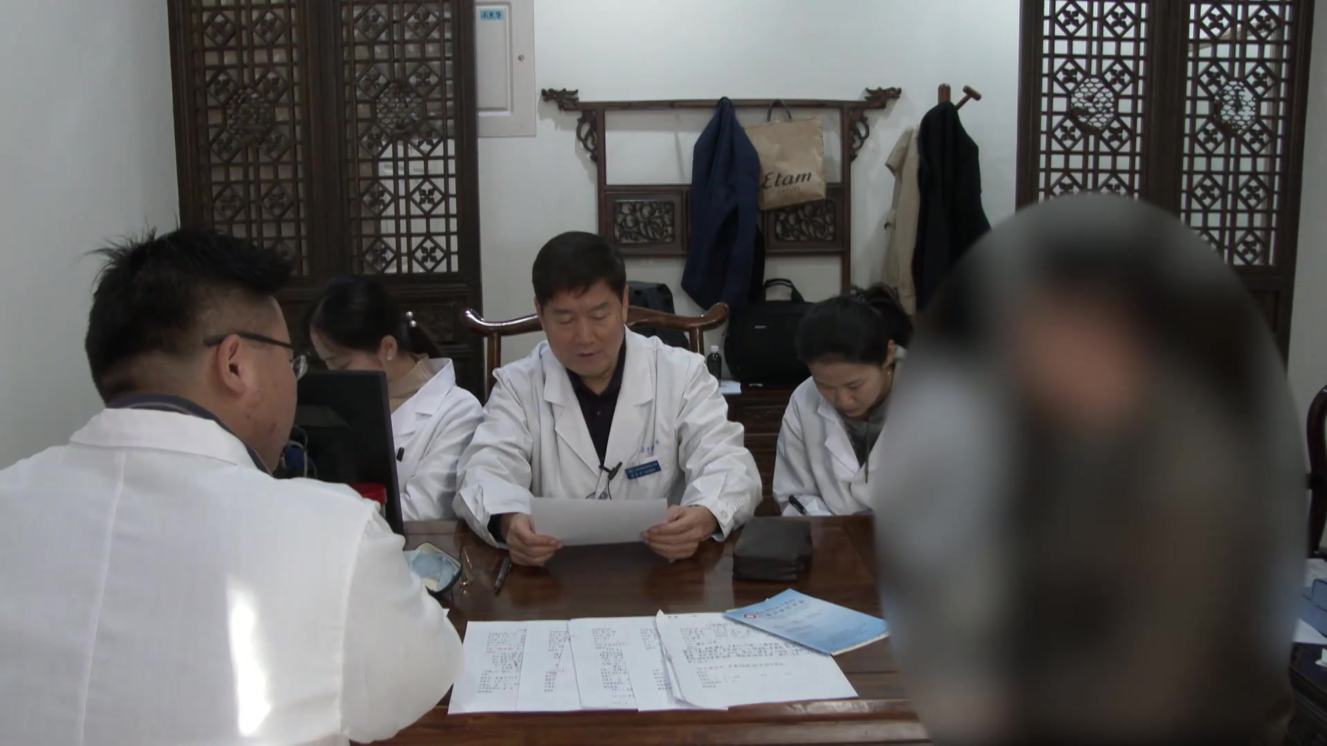 肝脾不调气虚血瘀挟湿热：29岁男性食辛辣即泻的疏肝健脾化湿法