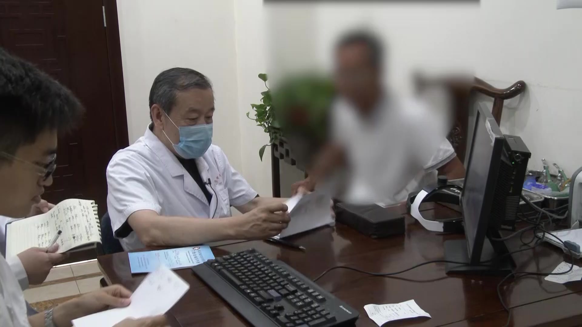 脾气虚喉窍失养：64岁男性声嘶咽异物感的健脾利咽法