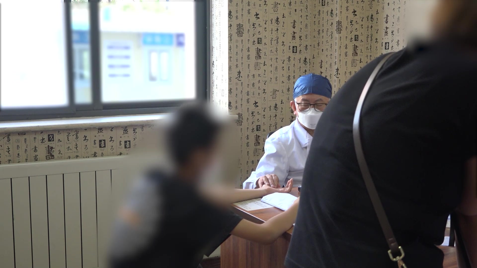 脾虚肝郁湿热内蕴：11岁男孩手部角化型湿疹的疏肝健脾清热除湿法