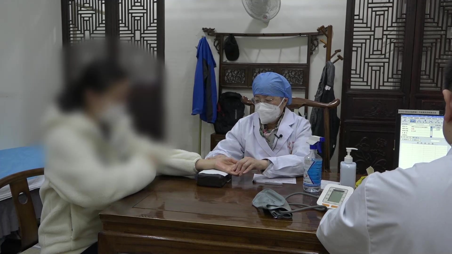 气血失调肝郁化火：34岁双相障碍患者失眠痛经的疏肝调经安神法