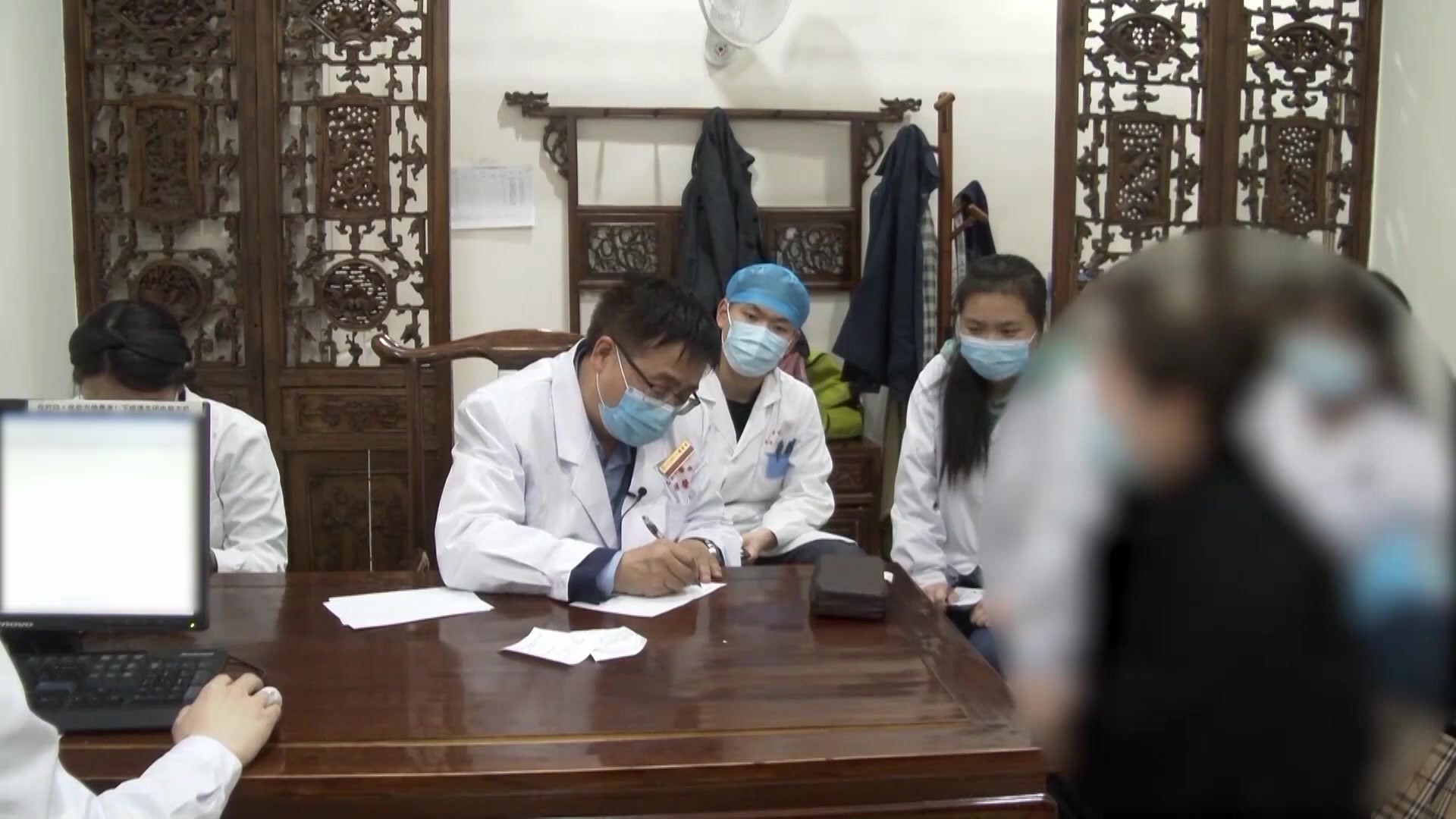 脾虚湿蕴肝郁化热：37岁代谢综合征患者腹泻乏力的中药调治