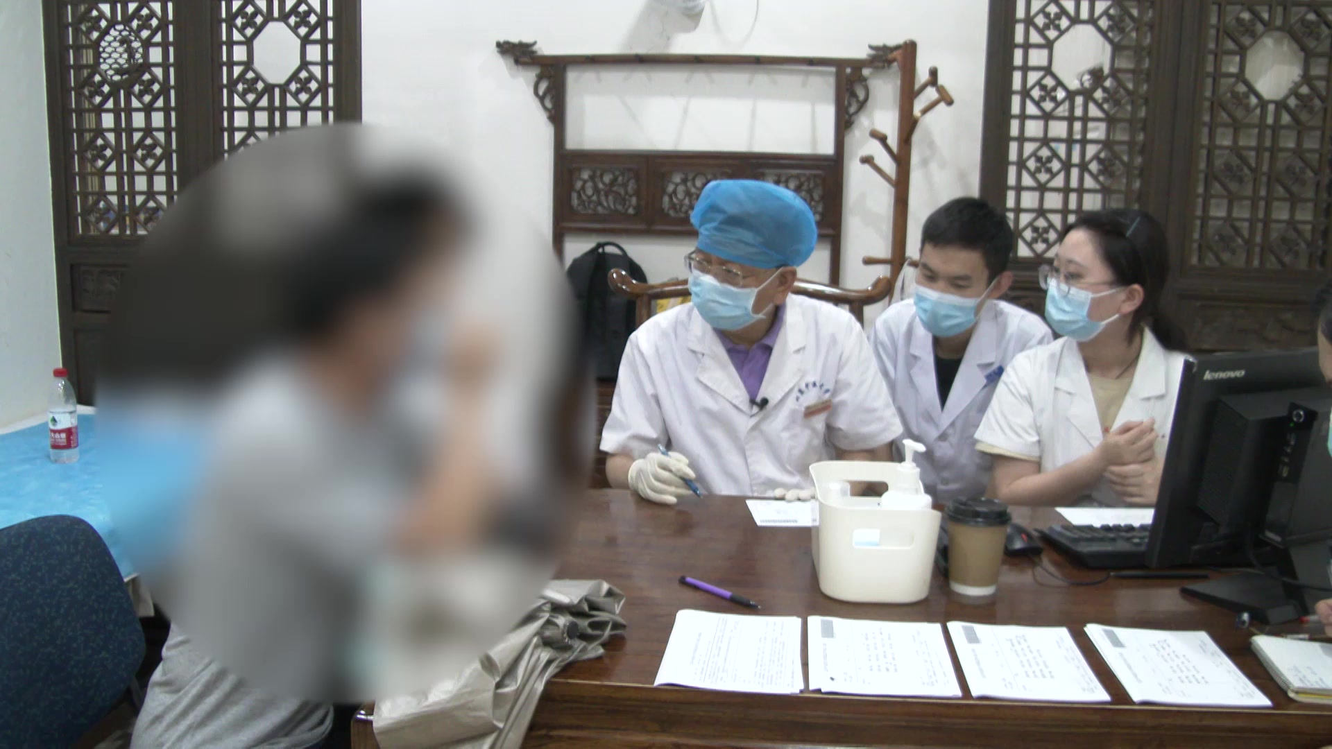 湿浊蒙蔽清阳：48岁男性失眠后头蒙如裹的祛湿化痰通窍法