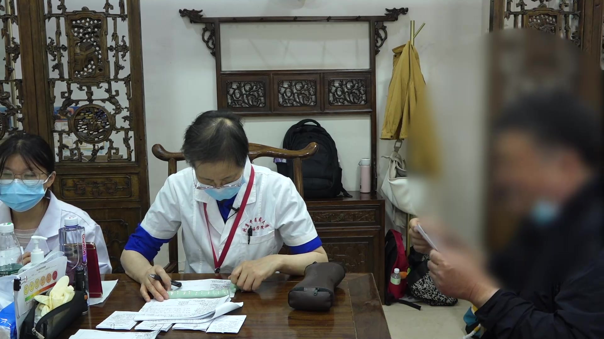心脉瘀阻气血亏虚：66岁男性胸闷复诊的化瘀养心法
