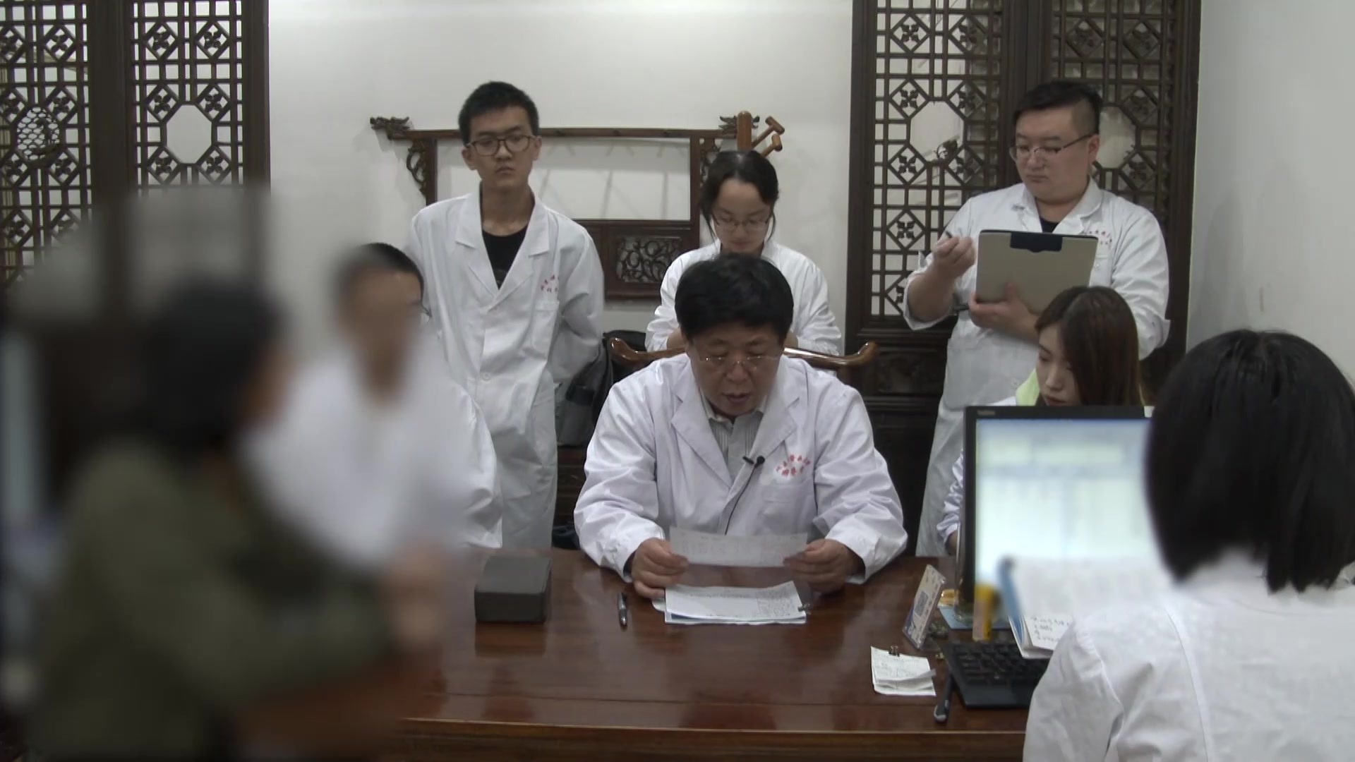 心脾积热阴虚火旺：56岁女性口疮伴失眠的清心泻火安神法