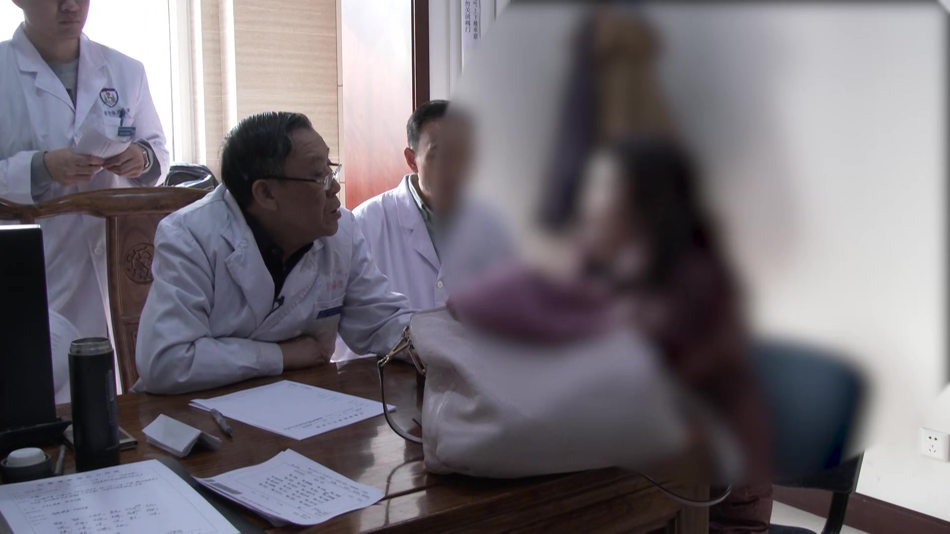 肝阴脾气两虚：56岁更年期女性眩晕心悸的益气升阳法
