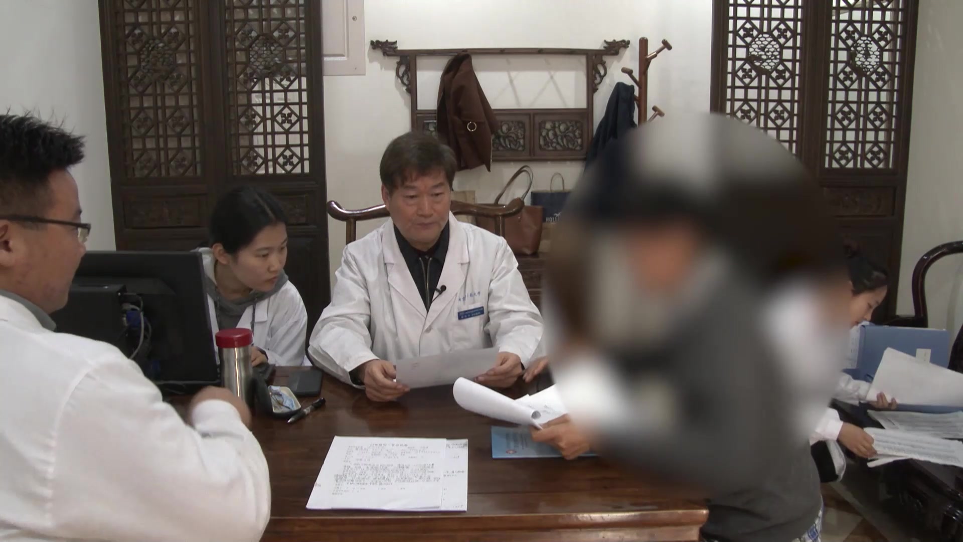 气阴两虚气滞血瘀挟痰热：55岁女性脑鸣耳鸣2年的血府逐瘀汤加减治疗