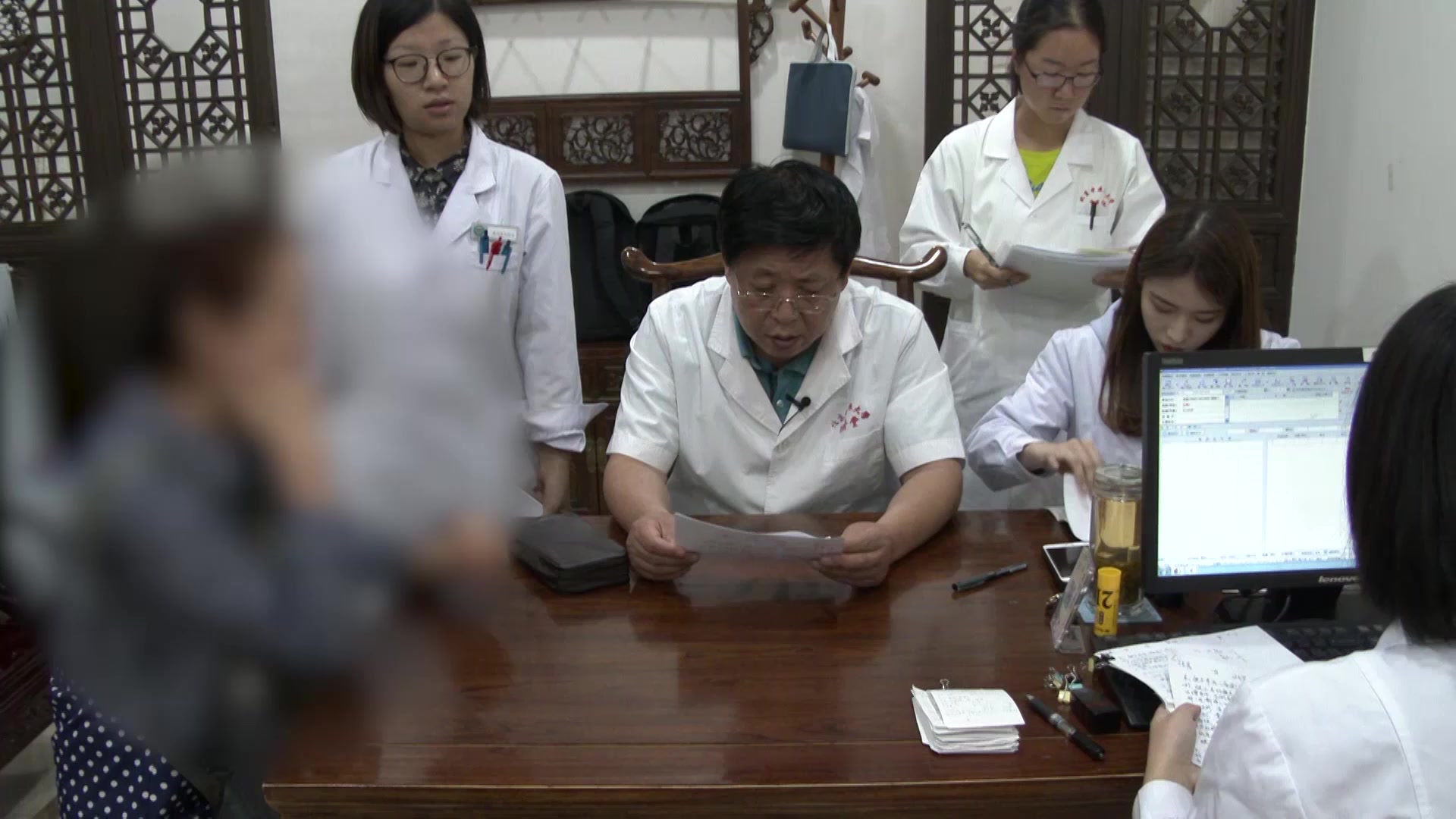 胃阴不足兼气滞水停：63岁女性胃胀易饥振水音的养阴行气活血法