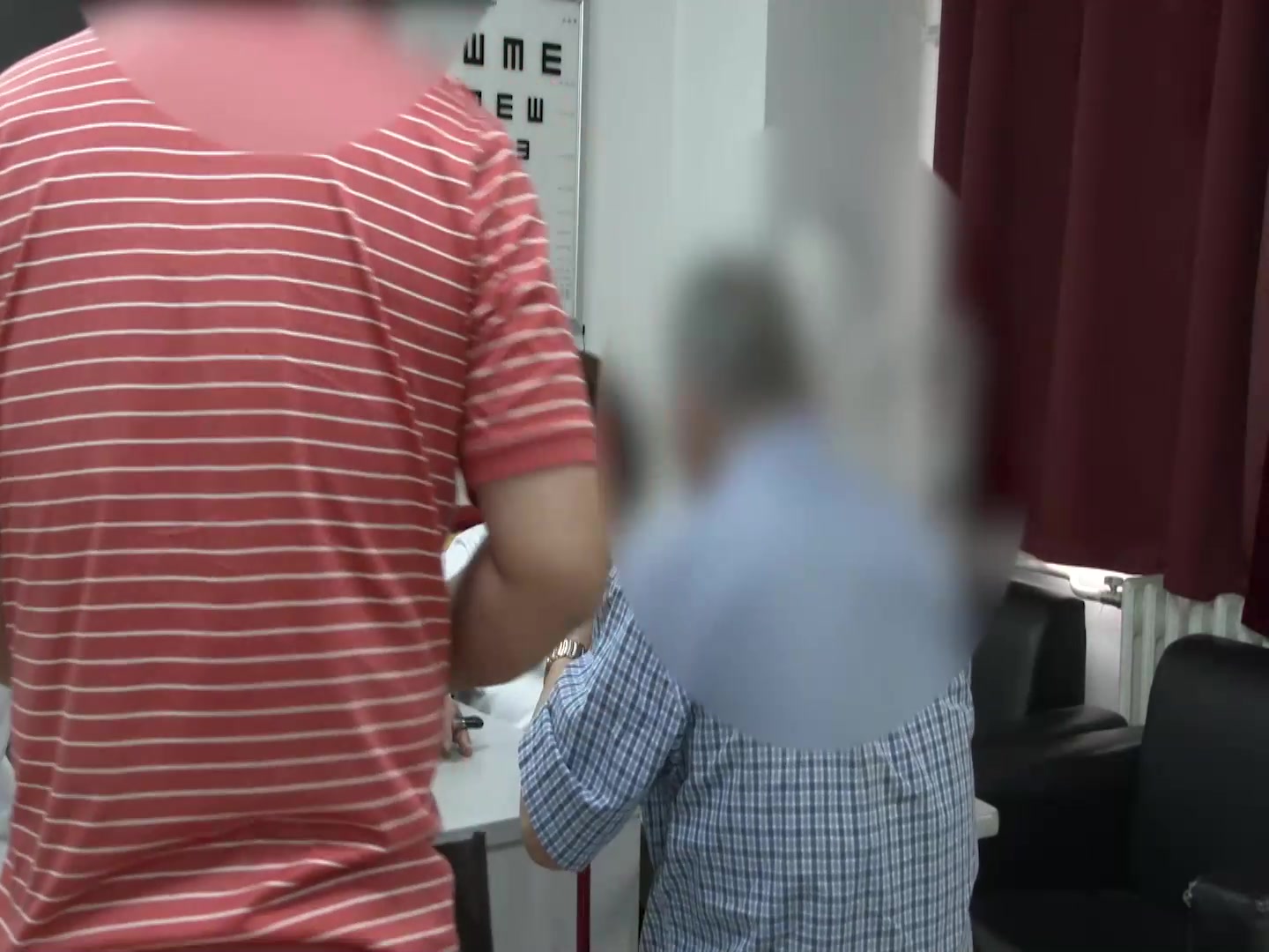 视盘供血不足：74岁男性双眼视力严重下降的活血通络法