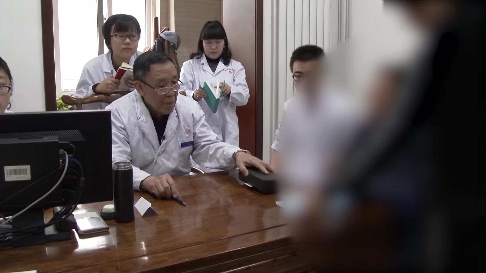 气阴两虚气机不利：49岁男性胃腹胀满欲咳的补气养阴行气法