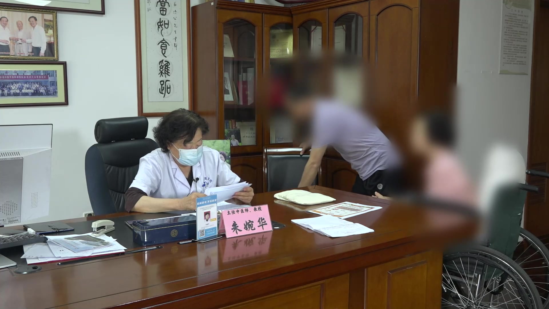 脾肾阳虚湿热痹阻：55岁女类风湿全身关节痛的针灸外治调护