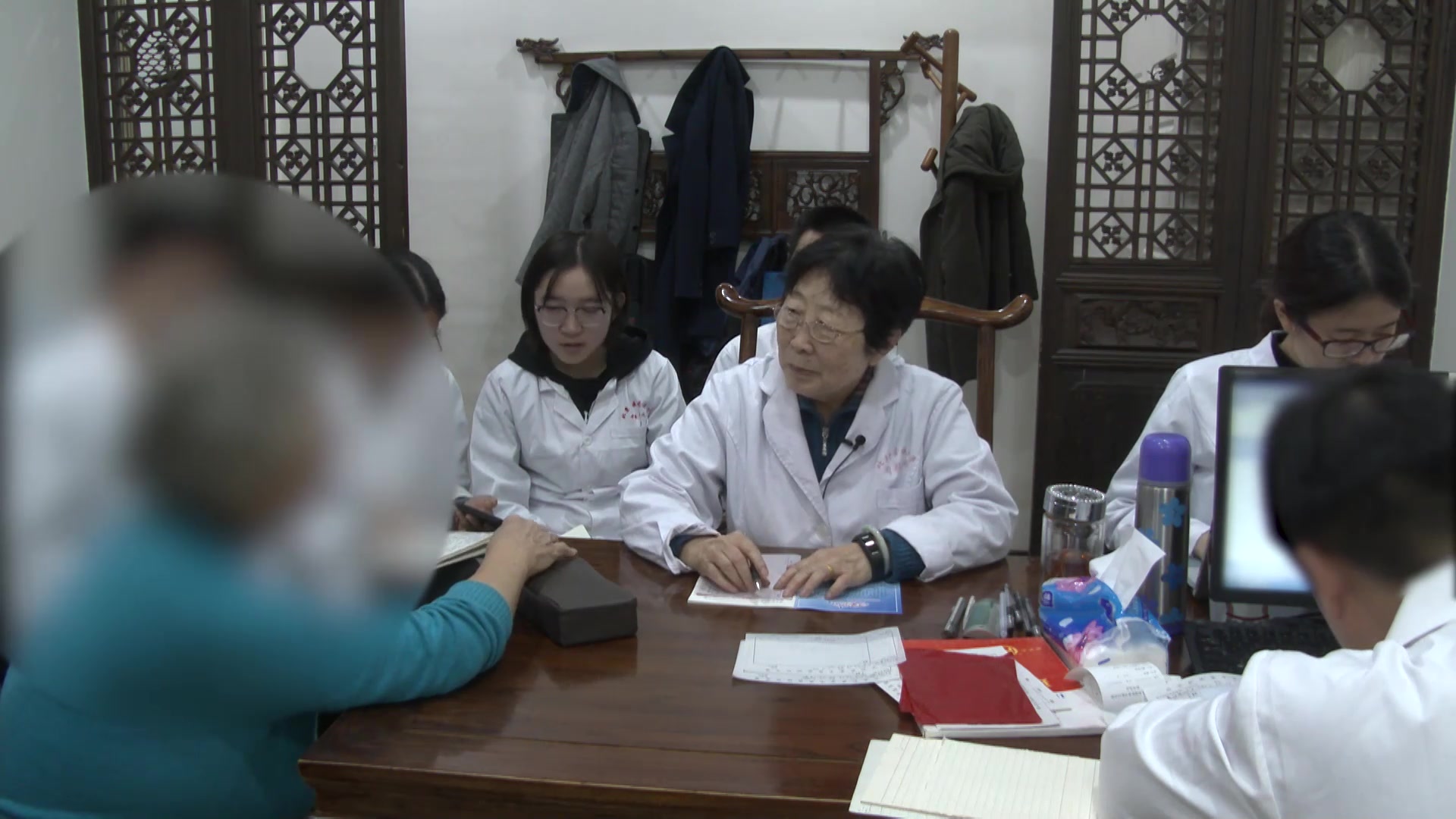 肝气上逆痰热内扰：78岁女性高血压如过山车之清肝降逆化痰法