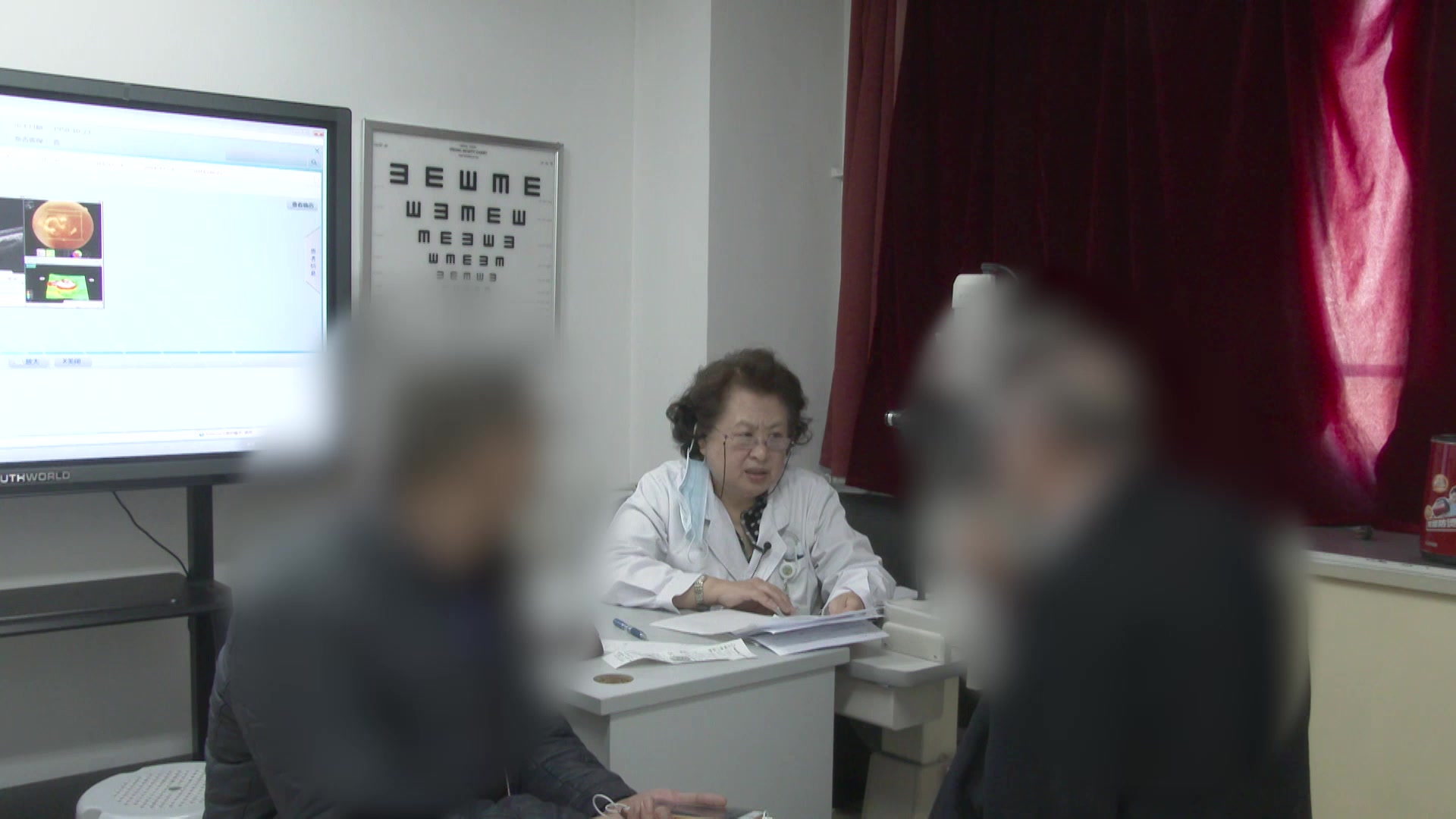 湿热瘀滞、血热内蕴：57岁中浆合并天疱疮的凉血散风利湿法