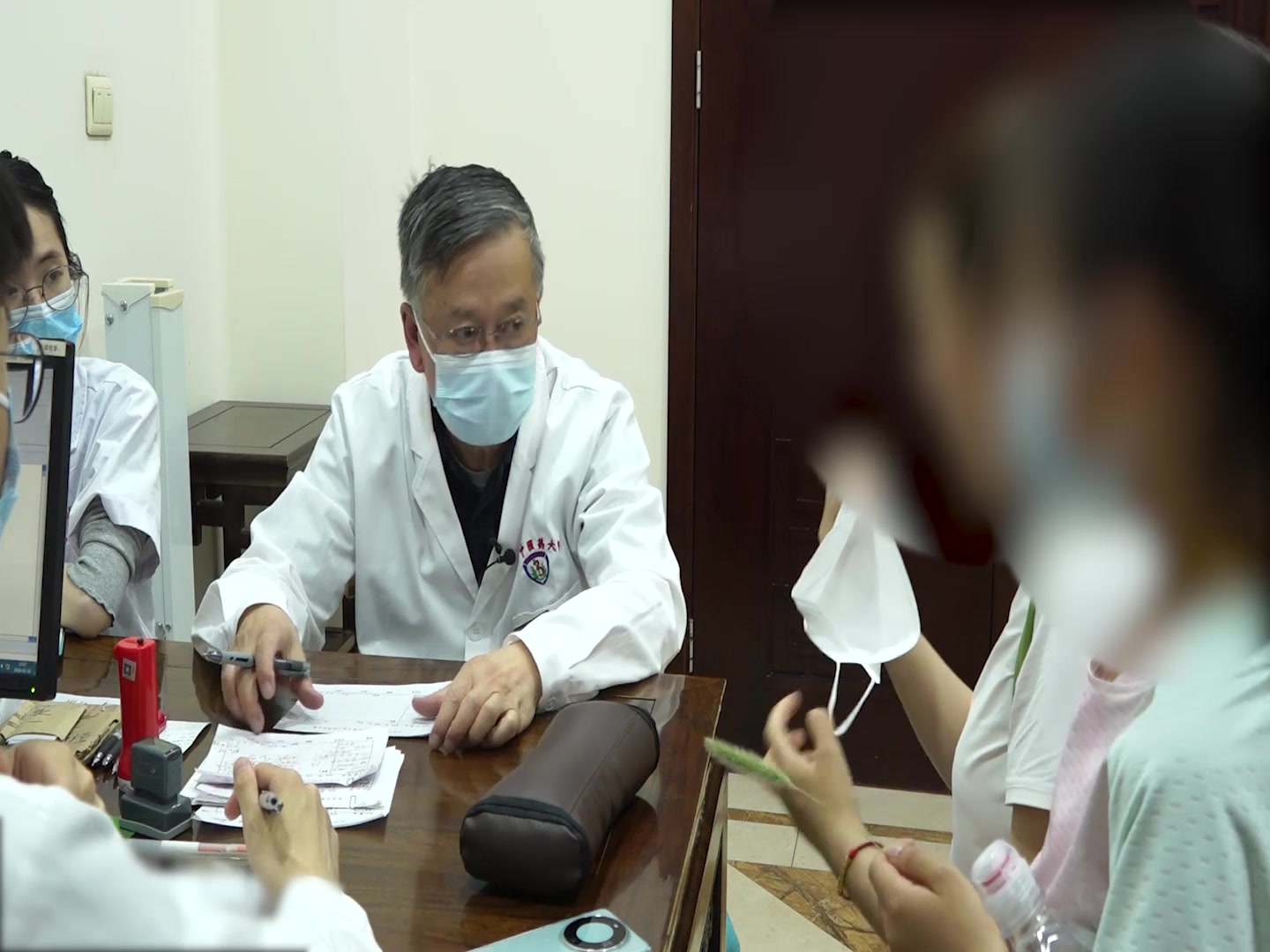 痰热壅肺湿热下注：47岁女性疲劳失眠咳嗽疱疹的先清后补法