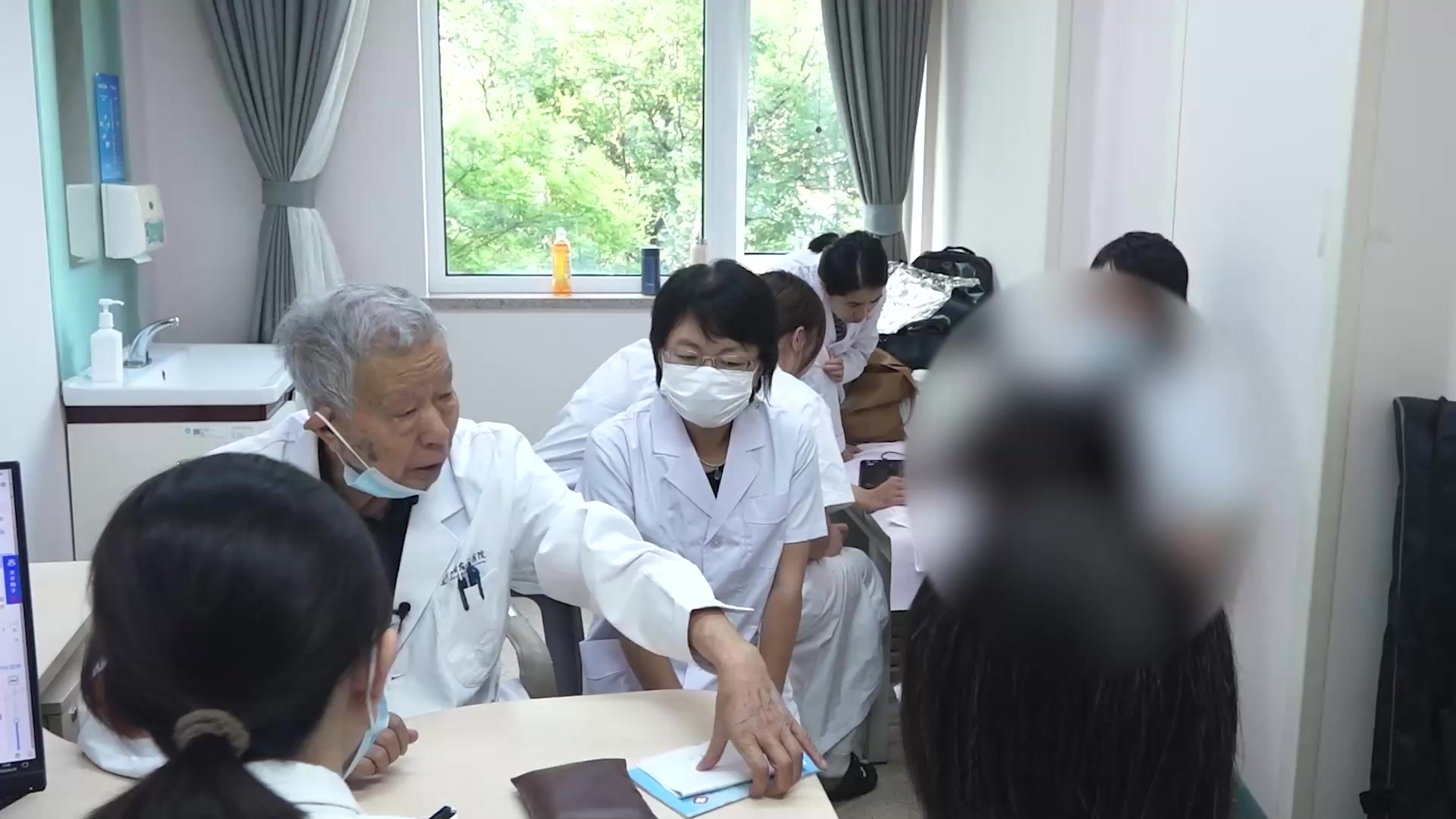 气血亏虚肝胃不和：40岁女性胃痞伴焦虑消瘦的健脾疏肝法