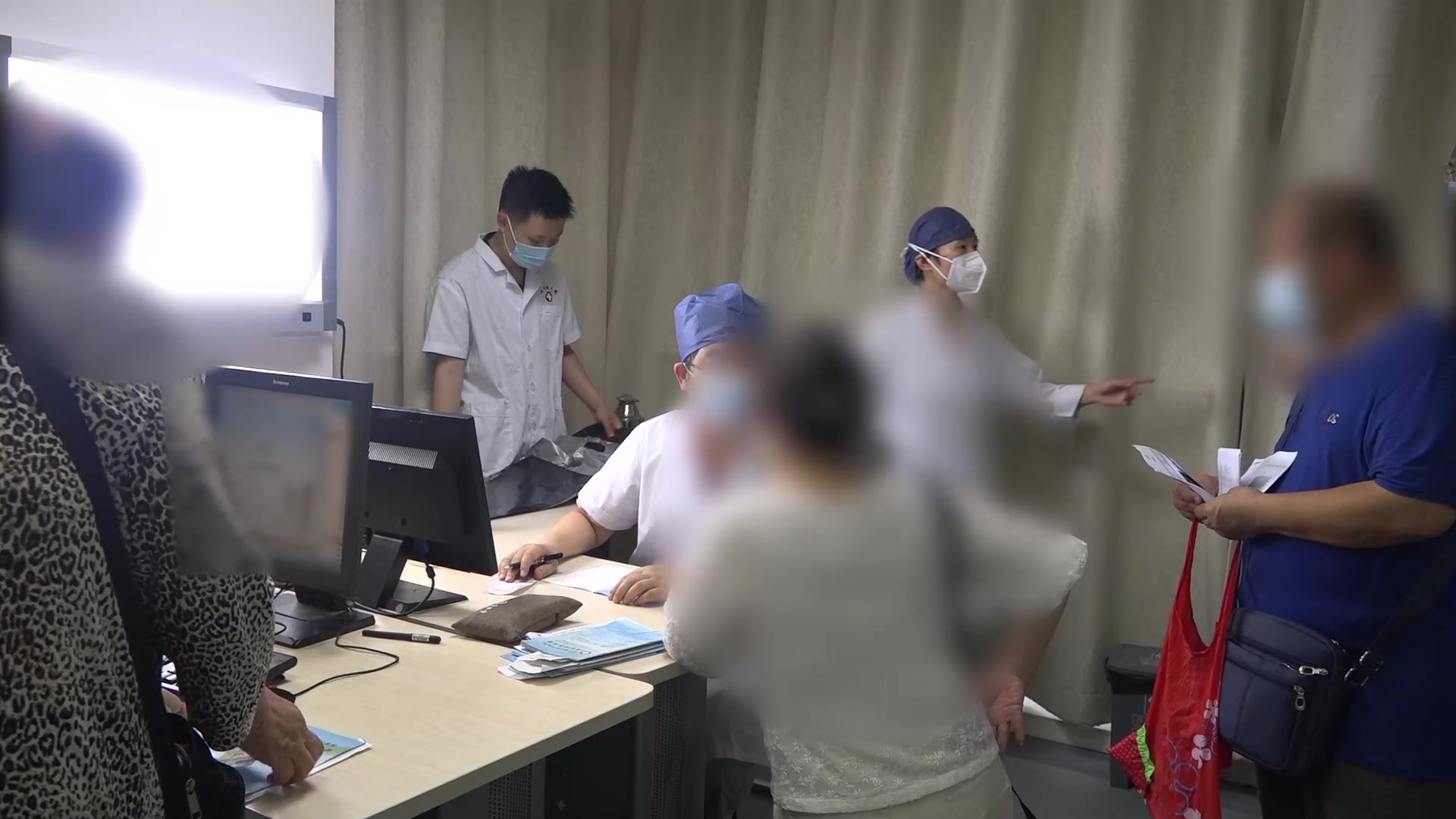 气滞血瘀：54岁女性髋关节滑膜炎疼痛半年的冲洗外治与中药内服