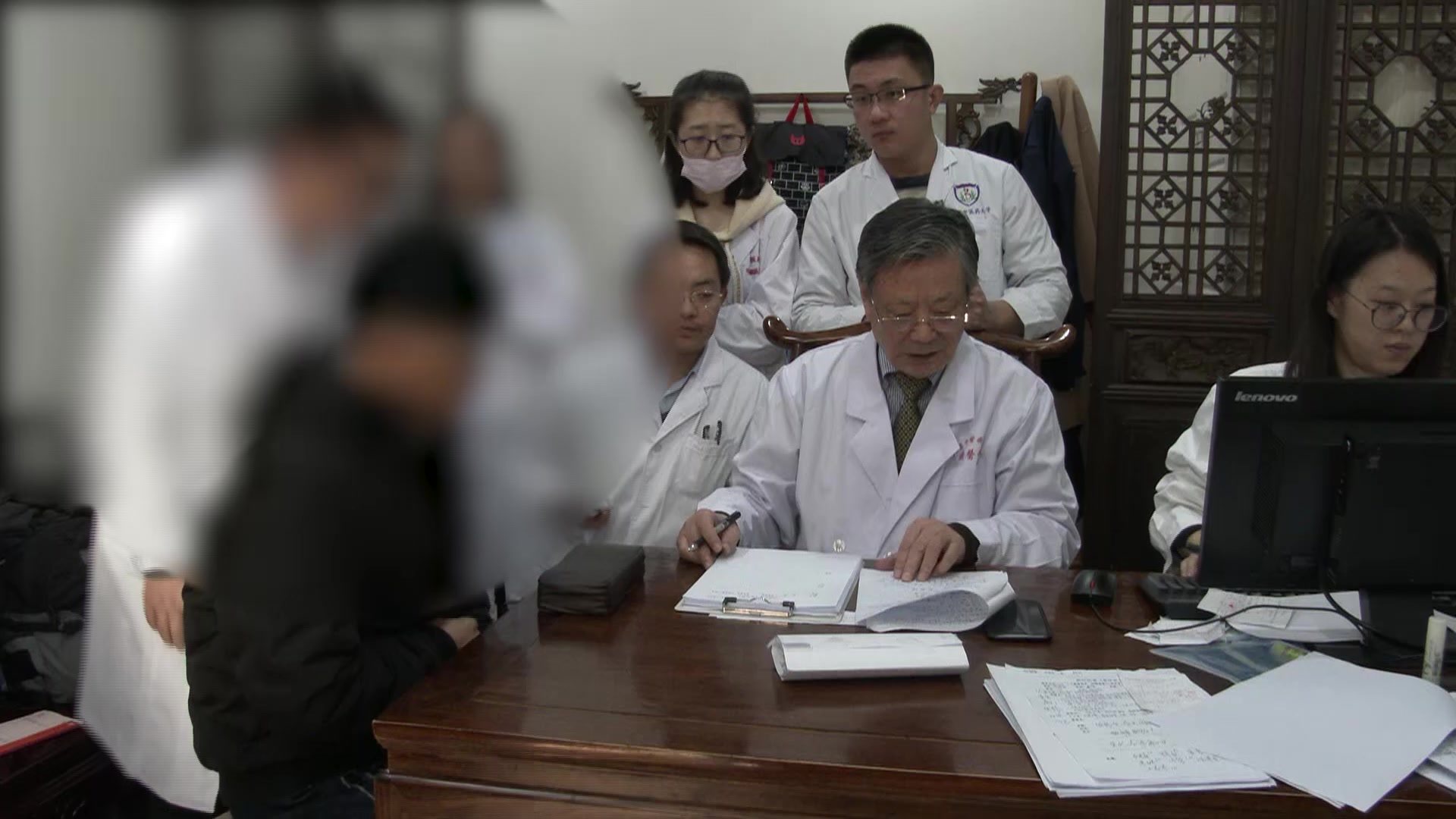 痰湿内蕴：27岁男性痤疮改善八成后的余邪清理与疤痕修复