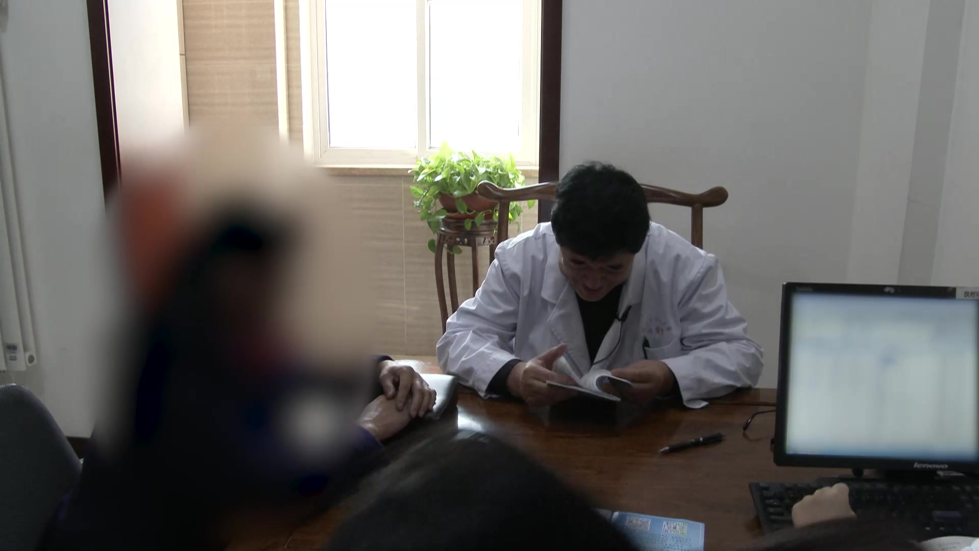 肝郁脾虚证：55岁女性焦虑状态复诊胃胀烦躁的疏肝健脾法