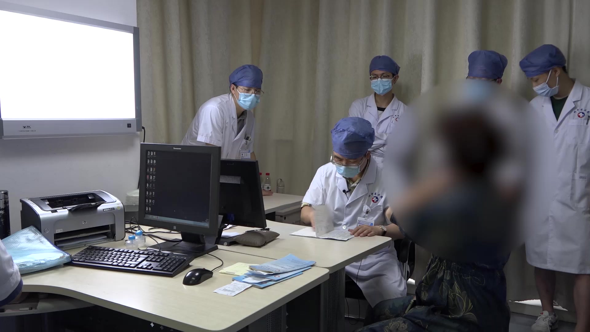 经络痹阻：35岁女性手麻针药结合治疗