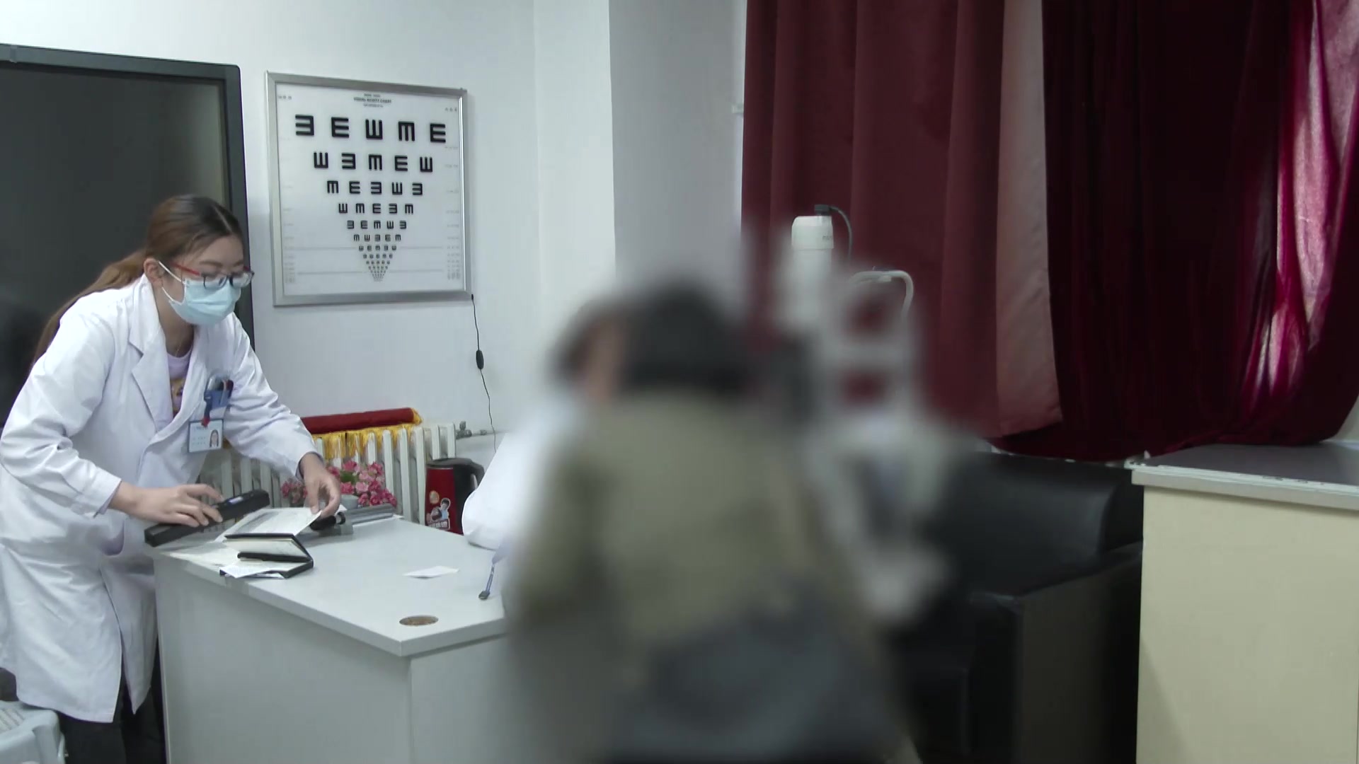 阴虚内热：33岁视神经炎患者月经先期量少的滋阴降火调治