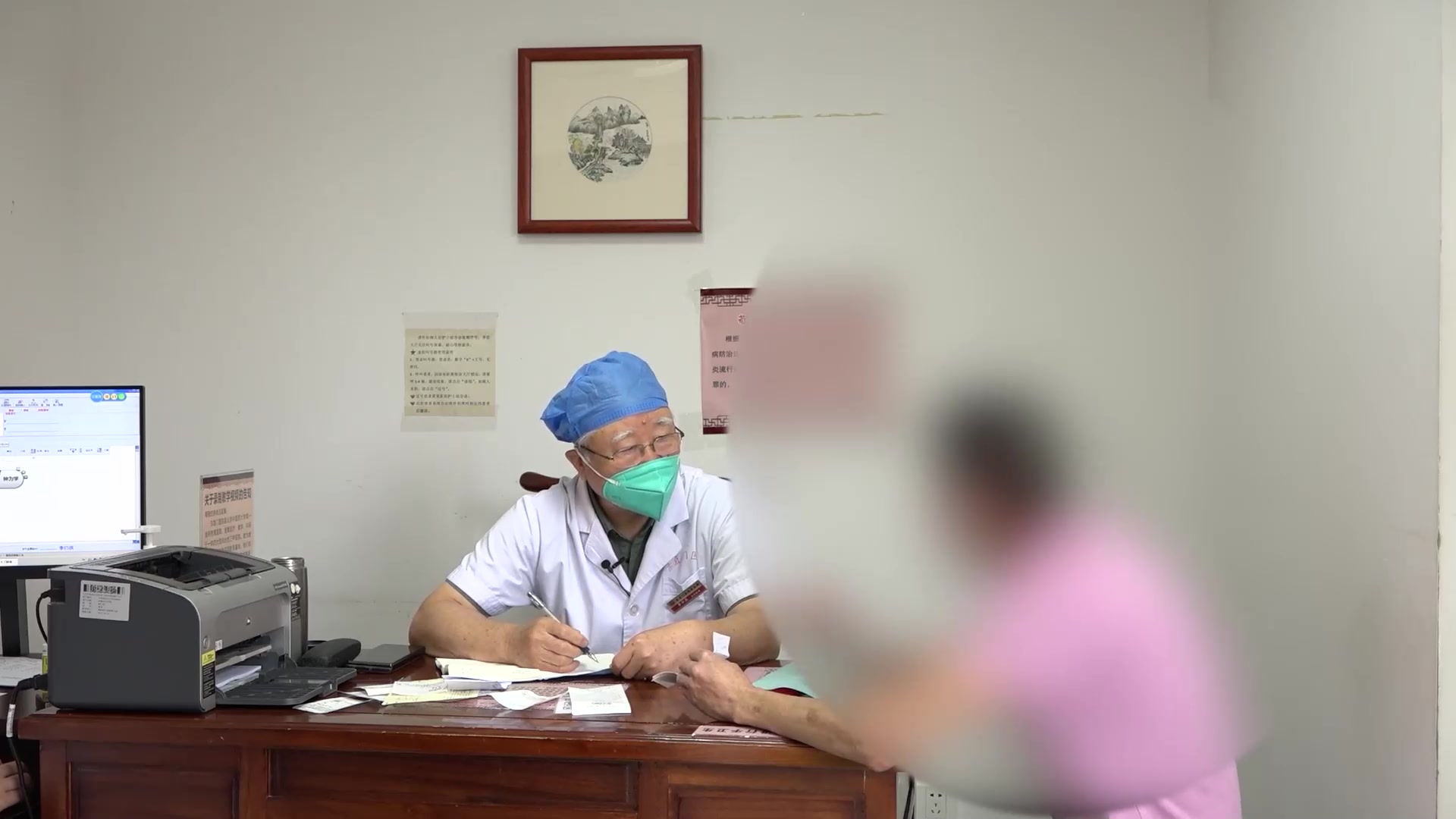 肝郁肾虚气陷：42岁男性精索静脉曲张术后睾丸坠痛的中药辨治