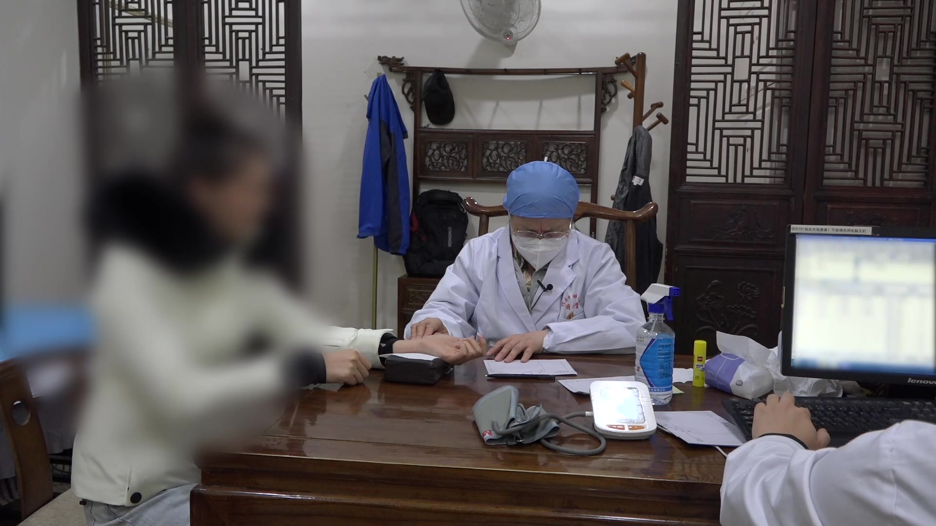 肝胃不和阳气郁闭：24岁女性失眠疲劳胃痞的疏肝和胃安神法