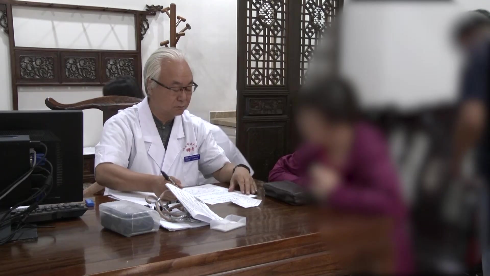 脾胃虚弱清阳不升：61岁女性头晕反酸失眠的复诊调方