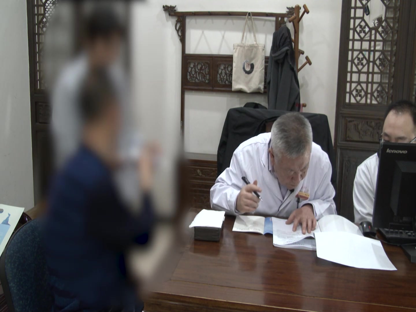 正气亏虚痰瘀互结：51岁男性腭癌术后复发麻木的中药保守治疗