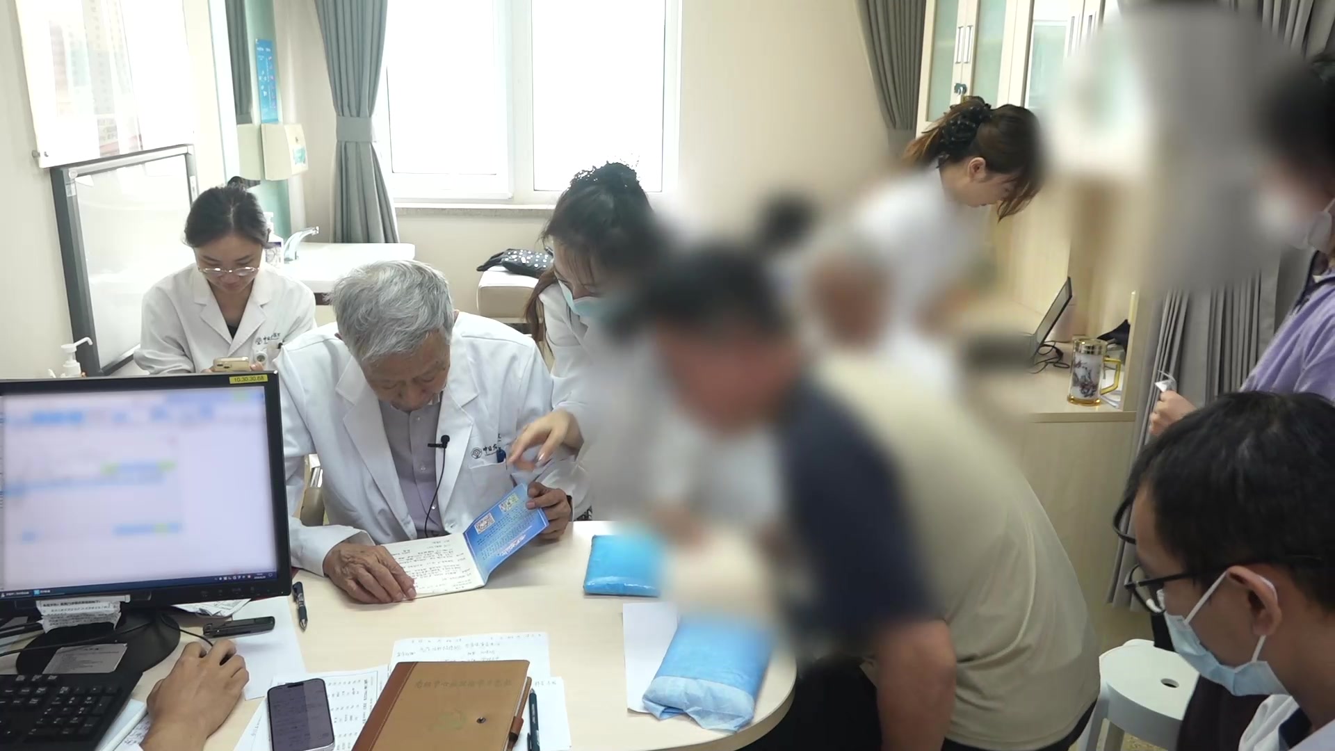 少阳郁热脾虚湿困：41岁IT男便秘多汗头痛的柴桂干姜汤法
