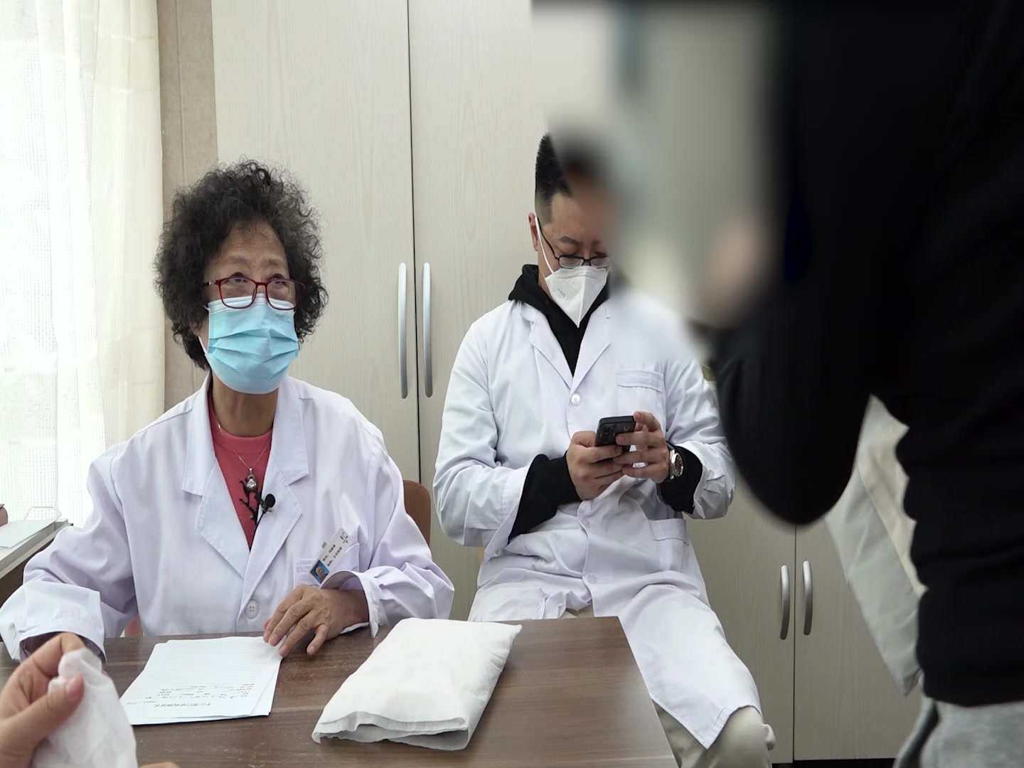 肝胆湿热脾虚寒湿：54岁女性胆结石胁胀的清热利湿调中法