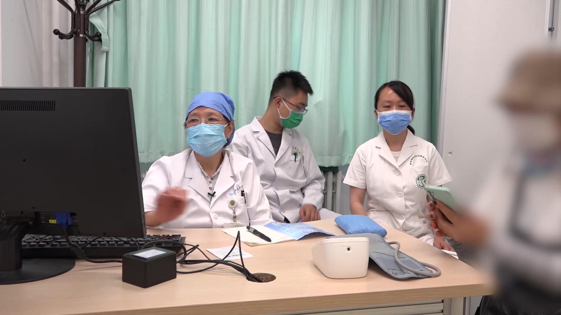 脾虚湿盛：47岁女性颜面浮肿伴消化不良、花剥苔的健脾祛湿法