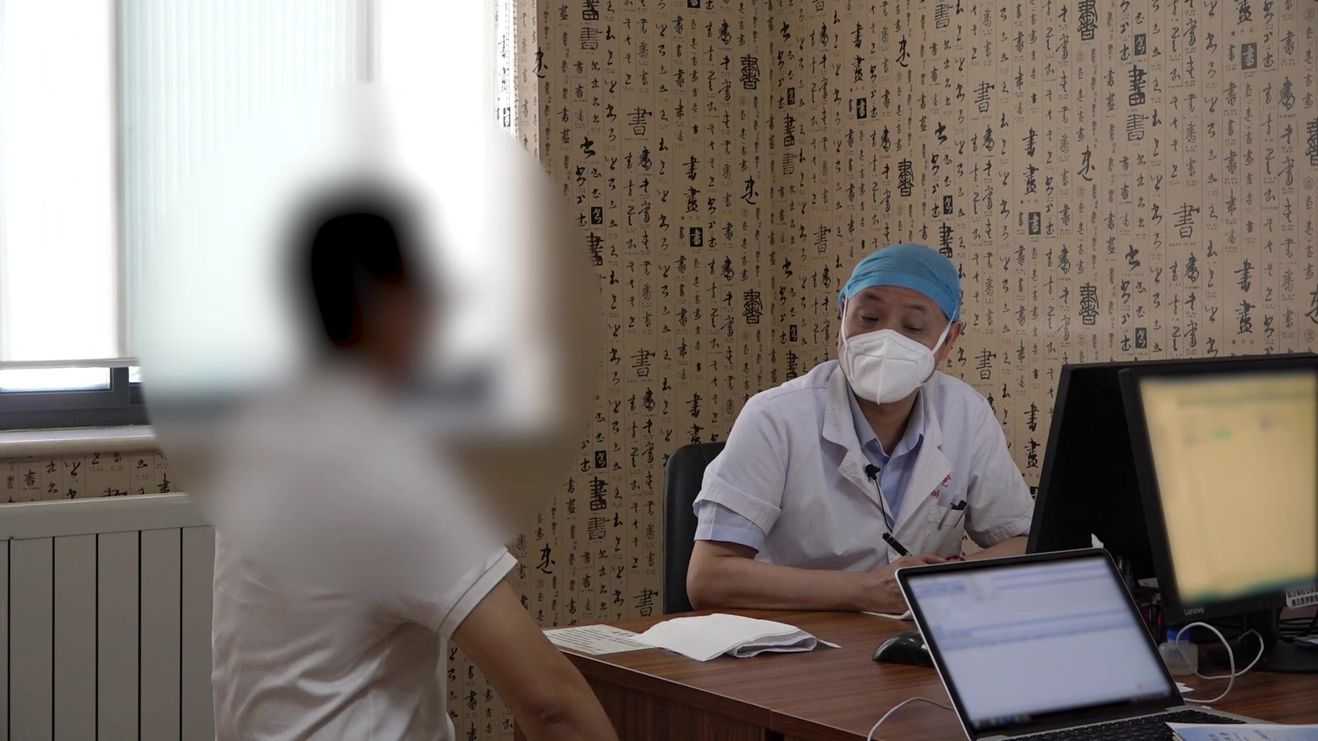 脾虚湿热瘀阻：33岁男性溃疡性结肠炎偶发便血伴多汗的健脾清化法