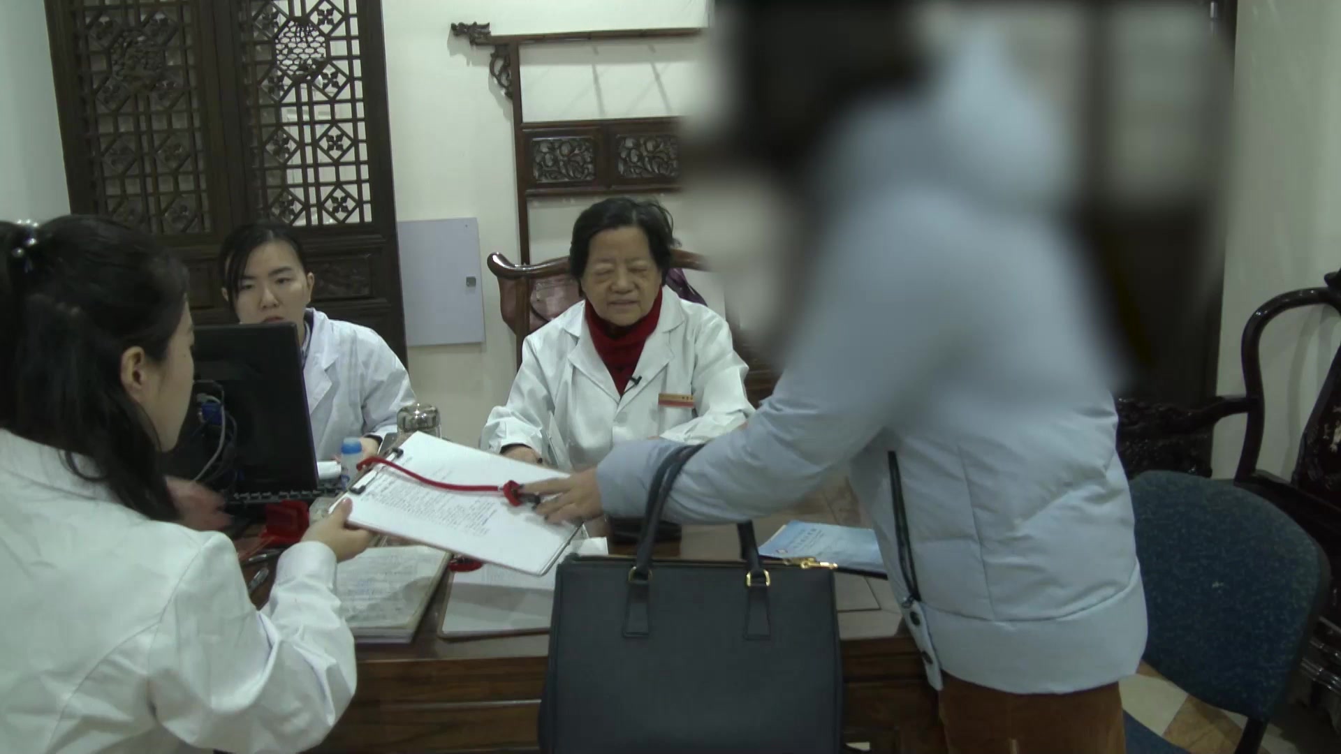 气血亏虚冲任不固：40岁月经量多伴提前年余之益气固冲疏肝法