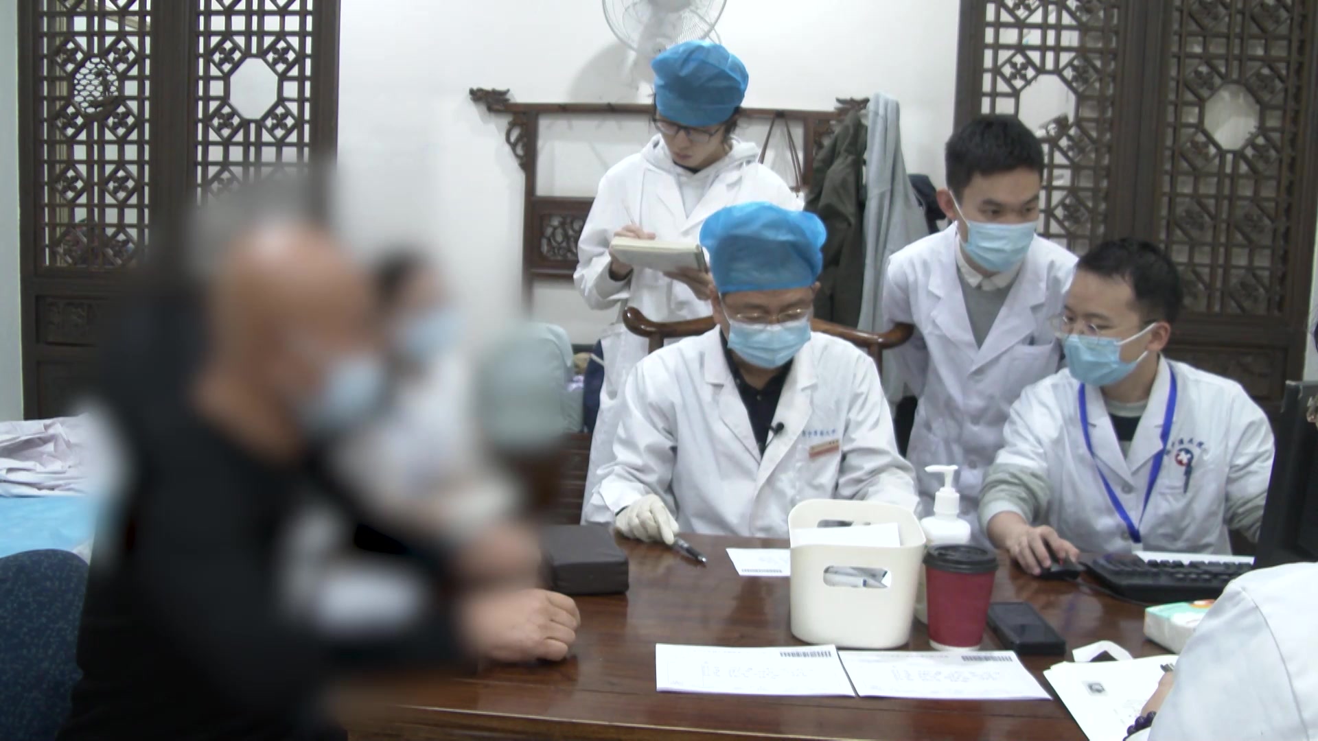 痰湿内蕴风痰上扰：55岁男性癫痫发作性吧唧嘴的健脾化痰法