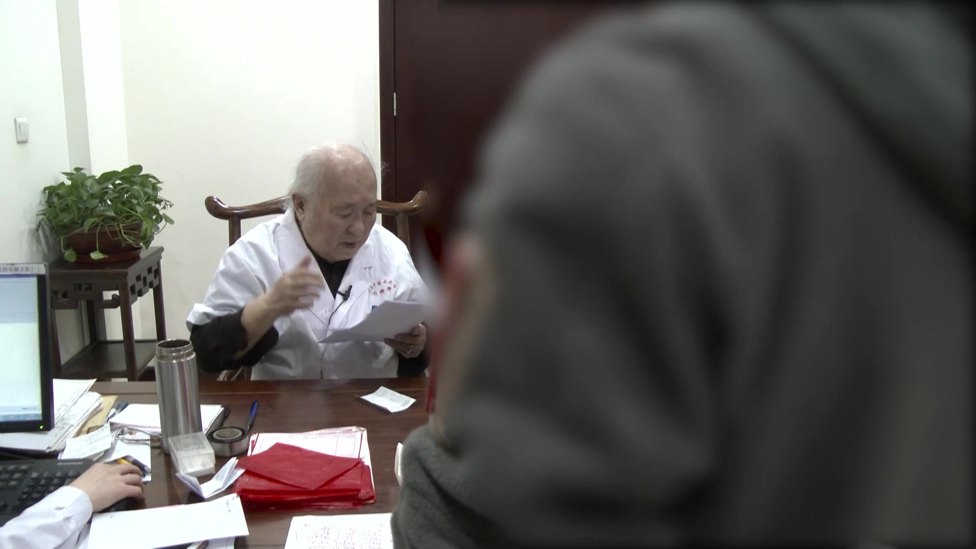湿浊内蕴，肾络受损：57岁男性肌酐升高伴肾结石糖尿病的化石降浊法