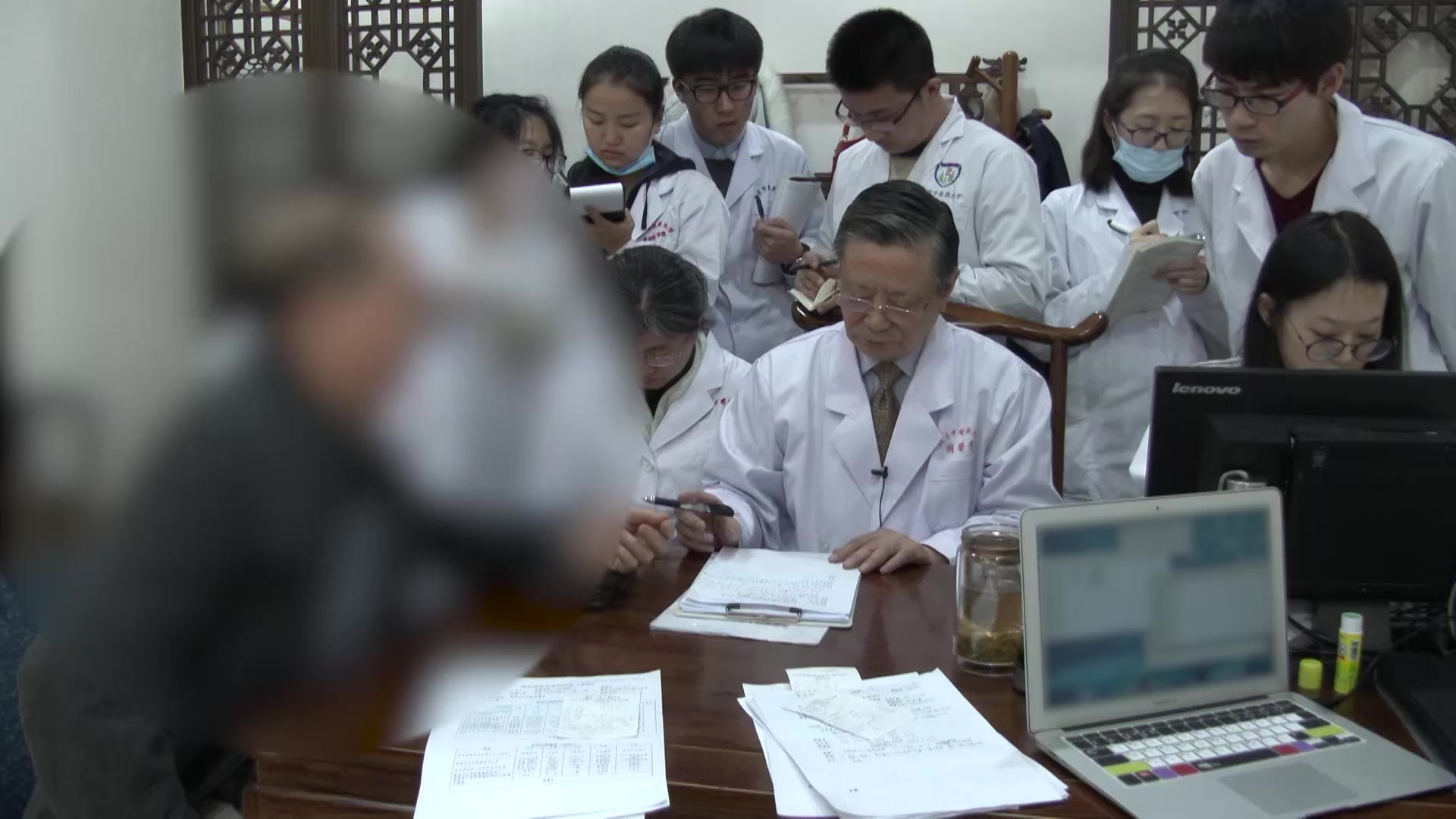 肝肾阴虚肝阳上亢：61岁男性高血压头晕伴夜尿频多的平肝潜阳法