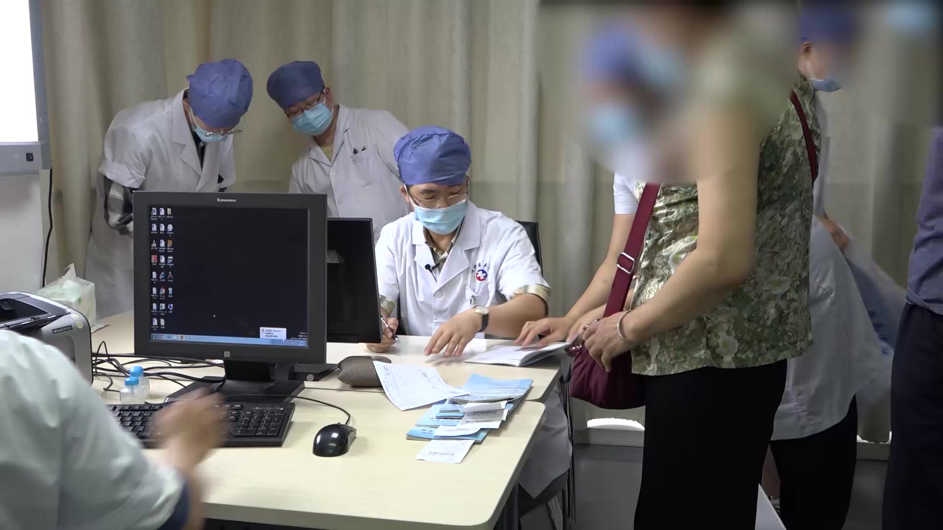 骨关节炎风寒湿痹：55岁女性膝痛坐起加剧的关节注射与大活络丹并治