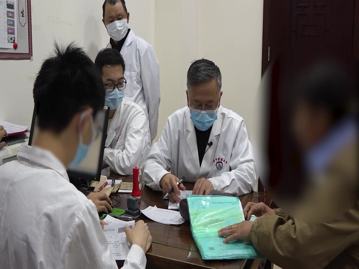 气虚痰瘀肝阳上亢：68岁女性胸痹心痛伴烘热汗出的益气活血平肝法
