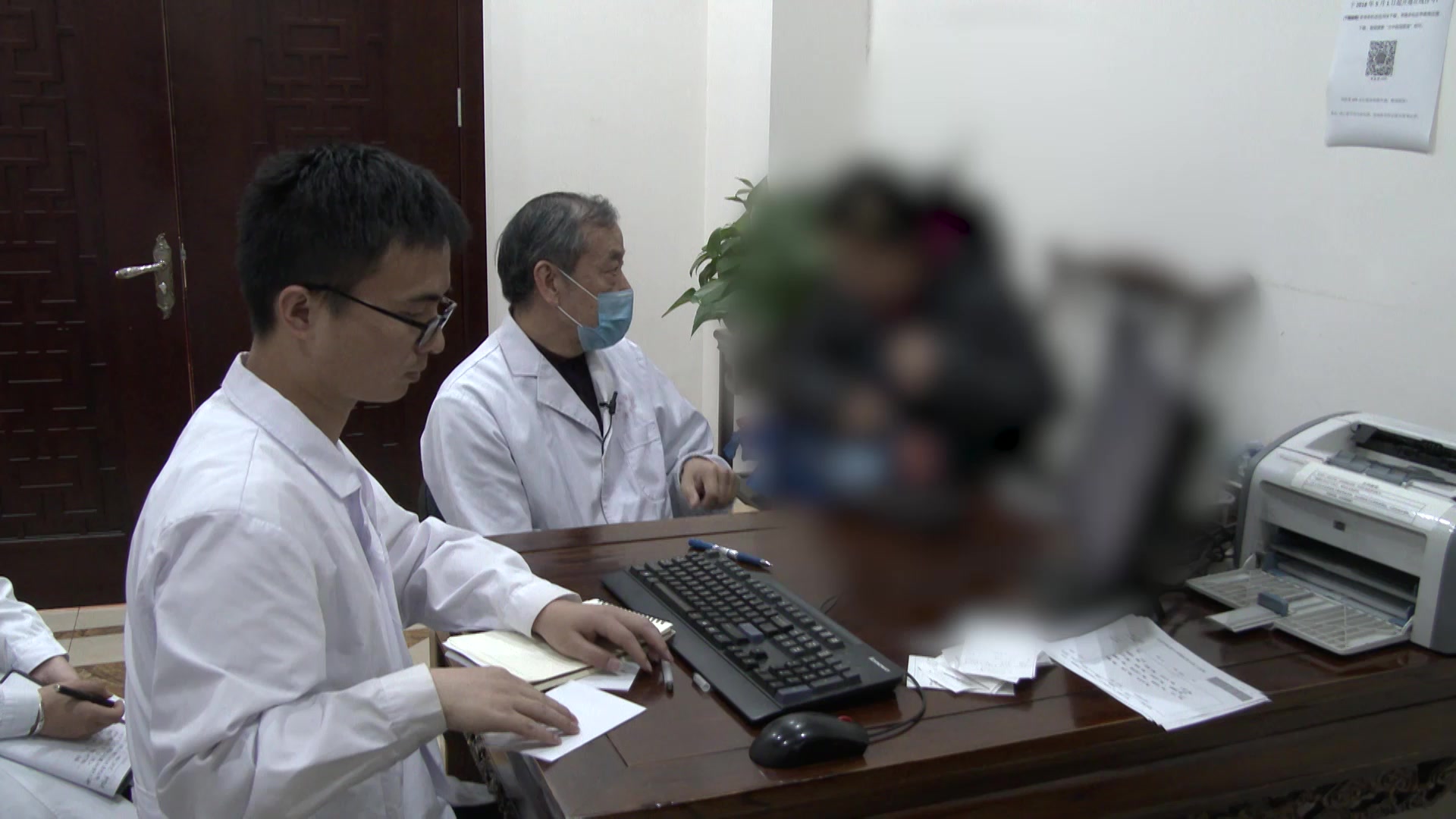 肺阴不足肝郁气滞：49岁女性咳嗽声嘶的宣肺疏肝利咽法