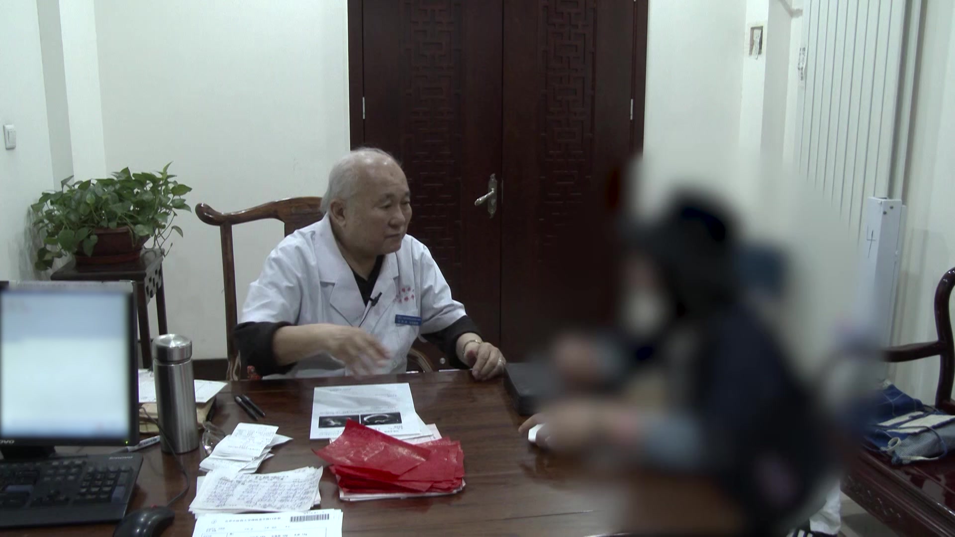 附件囊肿（痰瘀互结？）：24岁患者10cm巧囊的治疗抉择与手术建议