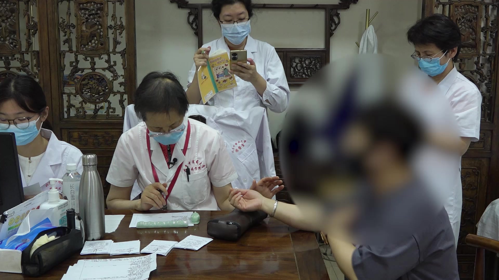 肝肾阴虚肝气郁结：48岁失眠伴经前乳胀的滋阴疏肝安神法
