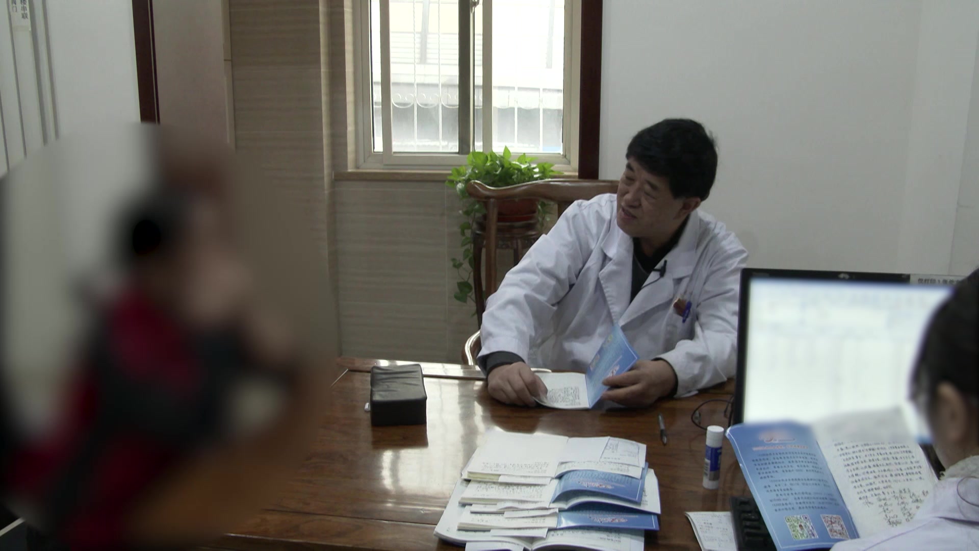 湿热内蕴心神不宁：58岁焦虑患者走路惊恐的安神定志治疗