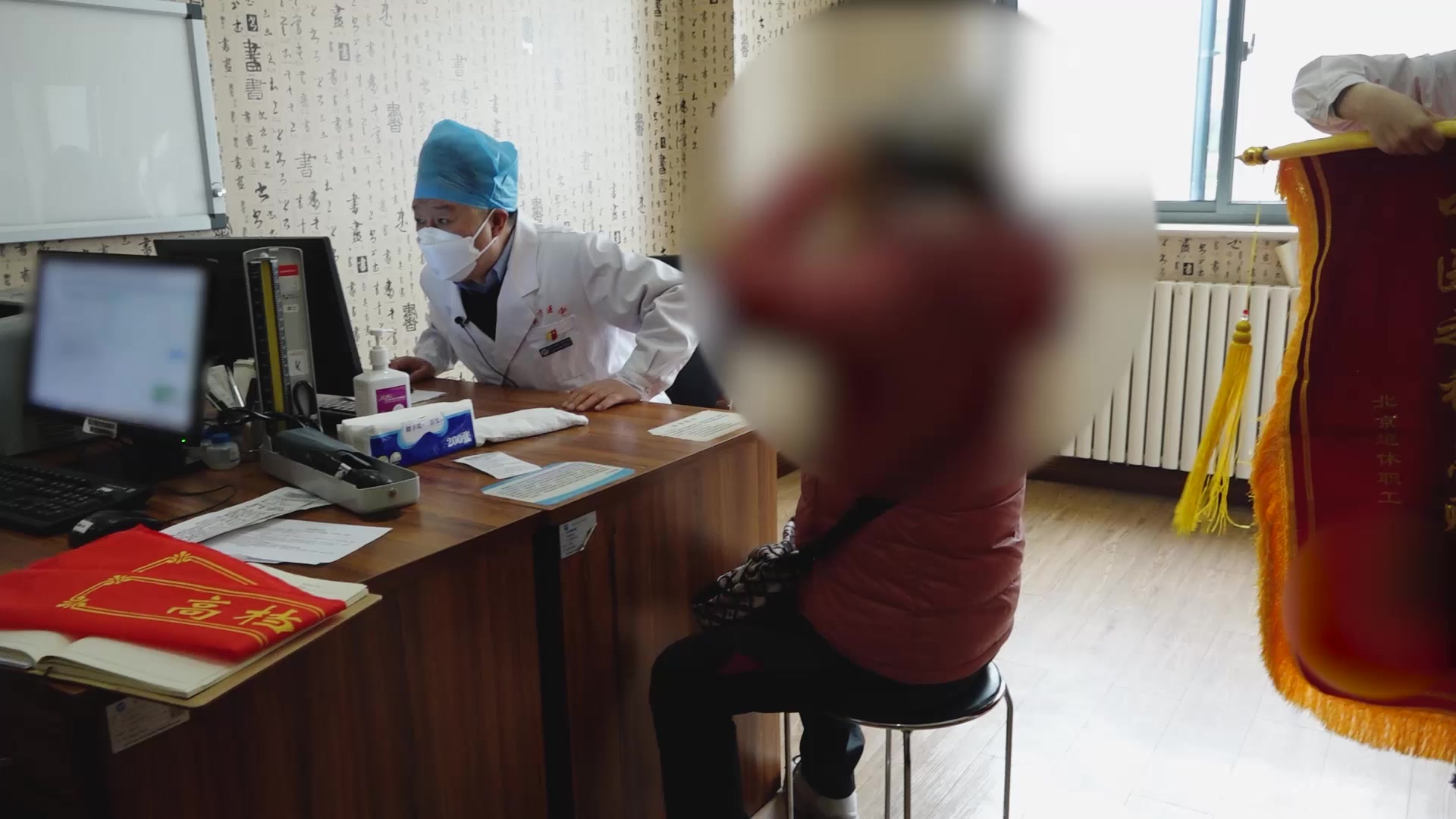 痰瘀化热上扰清窍：68岁高血压头痛头昏蒙的清热化痰活血法