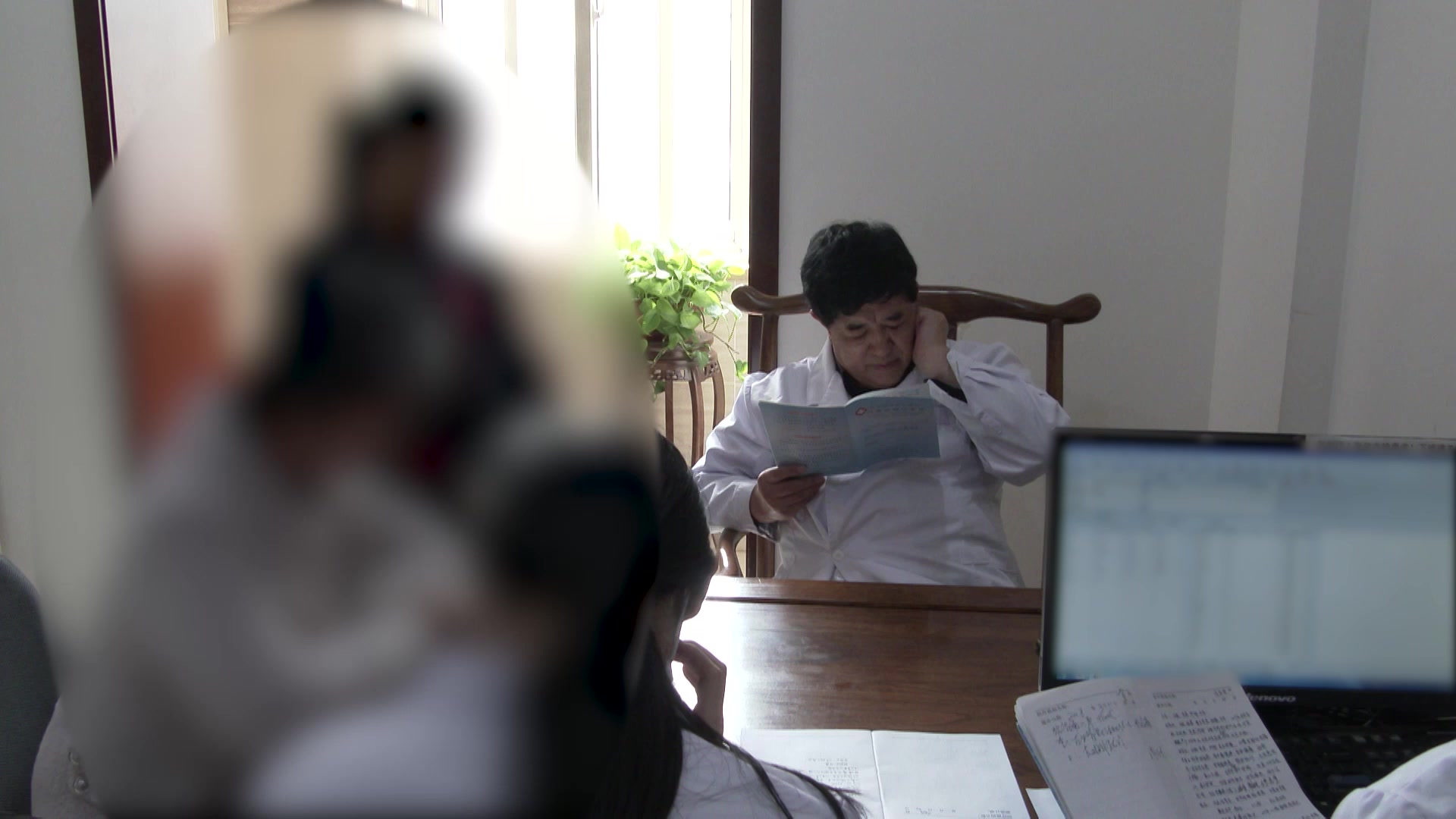 肝郁脾虚上蒙清窍：16岁少女幻听持续之中药调治