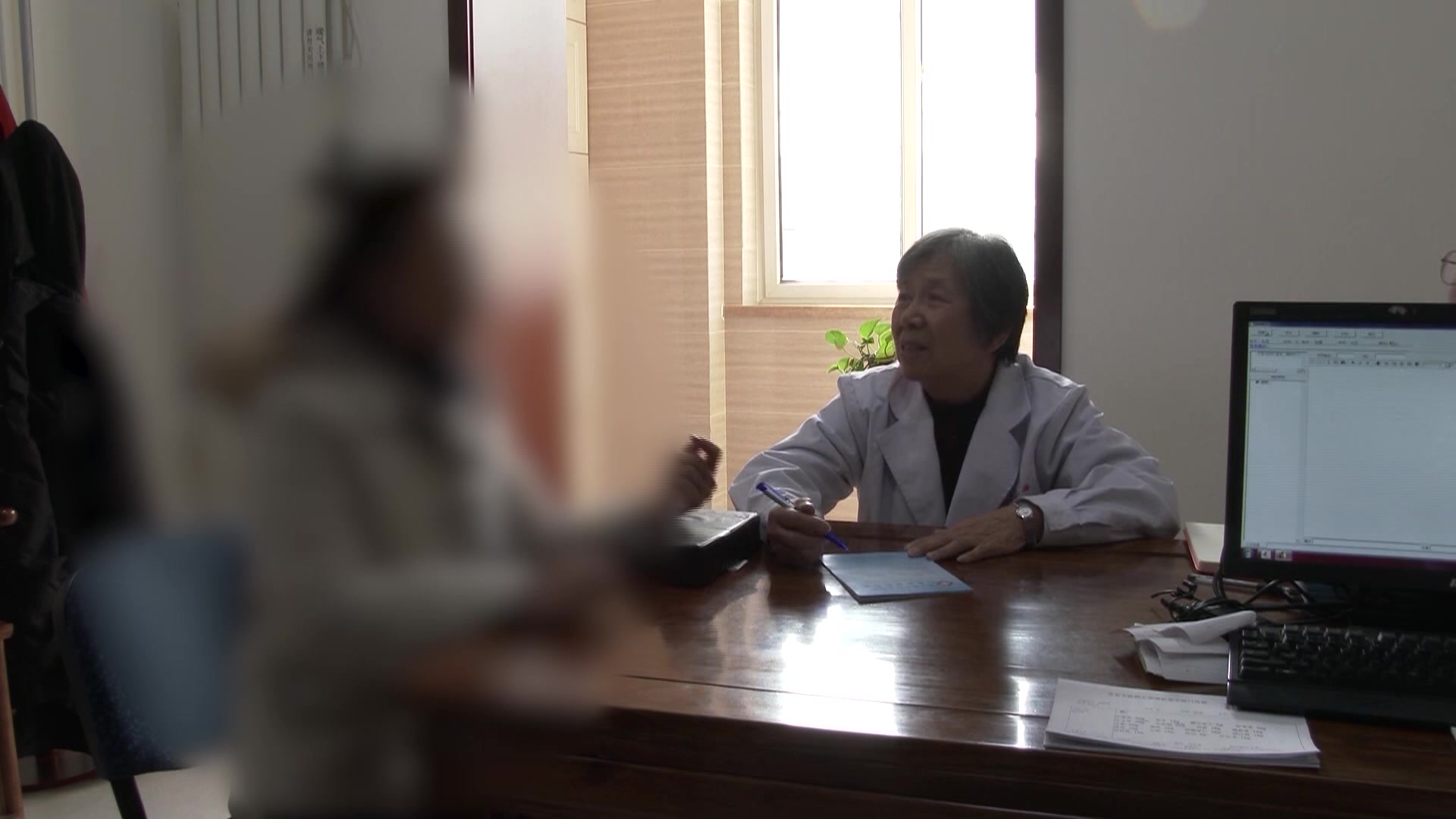 阴虚火旺肠燥津亏：36岁女性失眠痤疮便秘之养阴清热通便调理