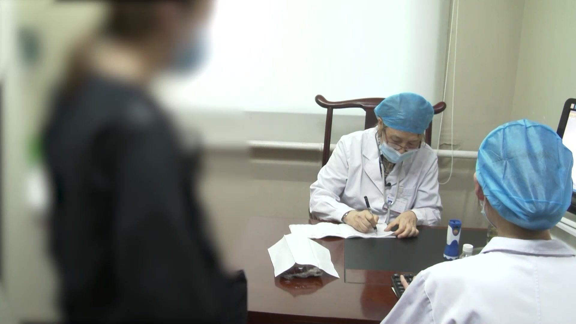 脾虚肝旺风动于上：8岁抽动男童眨眼频繁之平肝熄风法