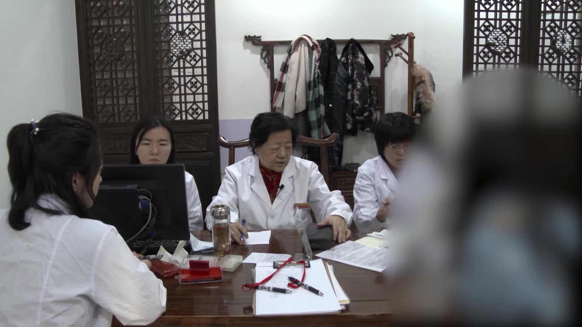 脾虚痰湿兼肾阳不足：20岁多囊肥胖女生月经稀发的温肾化痰调经