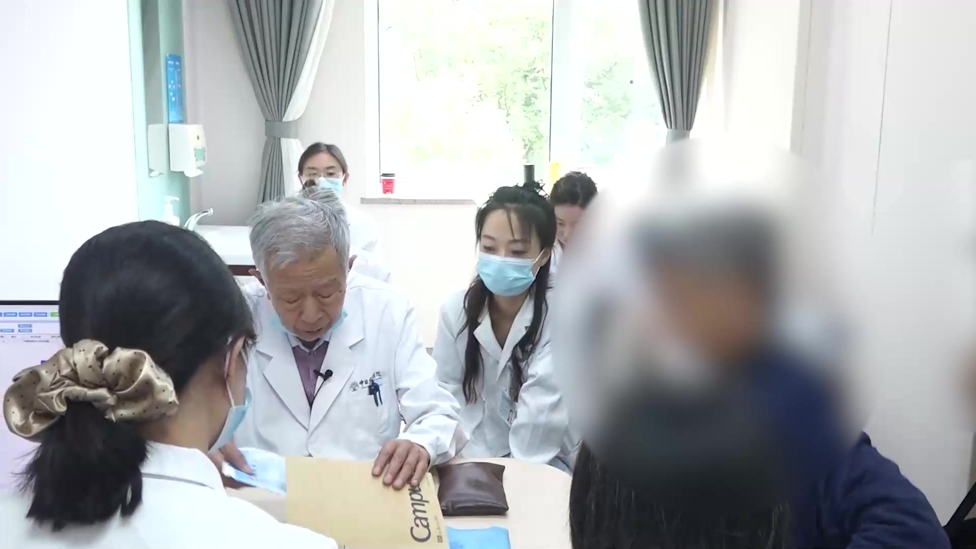 脾肾阳虚湿浊瘀阻：62岁男性多病共患胸闷头懵的潜阳封髓法