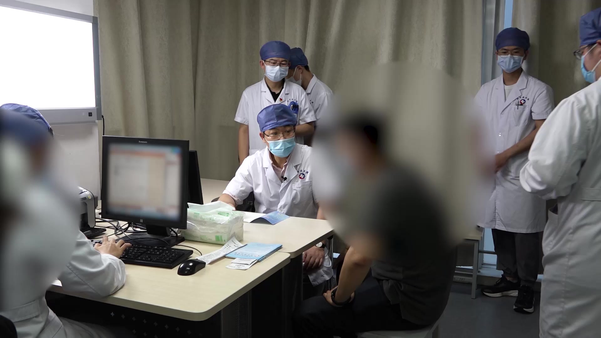 气滞血瘀筋伤：42岁男性运动后膝痛的活血化瘀外治法