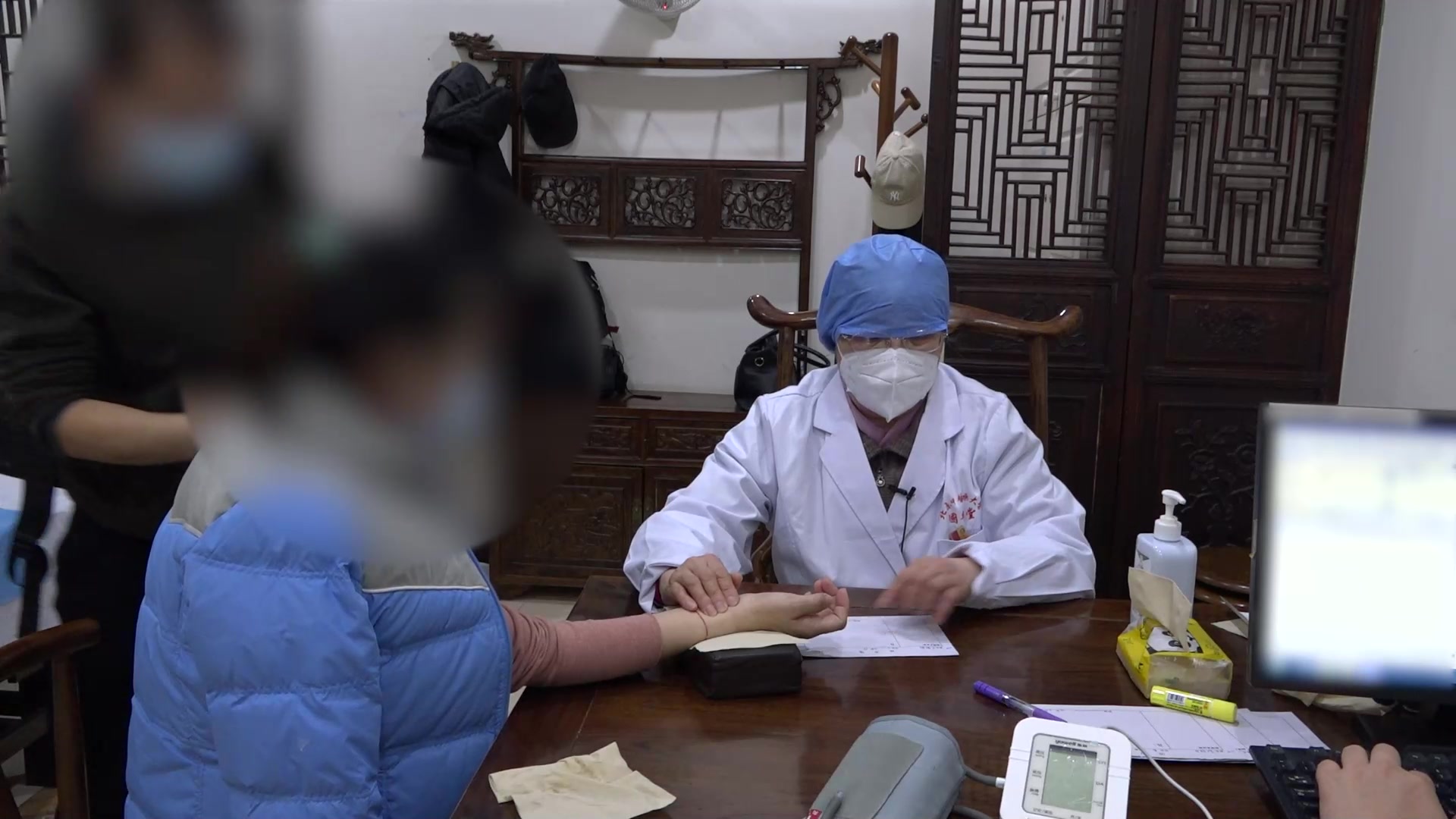 湿热毒蕴正虚邪恋：32岁女性持续高热1月余的清利湿热法